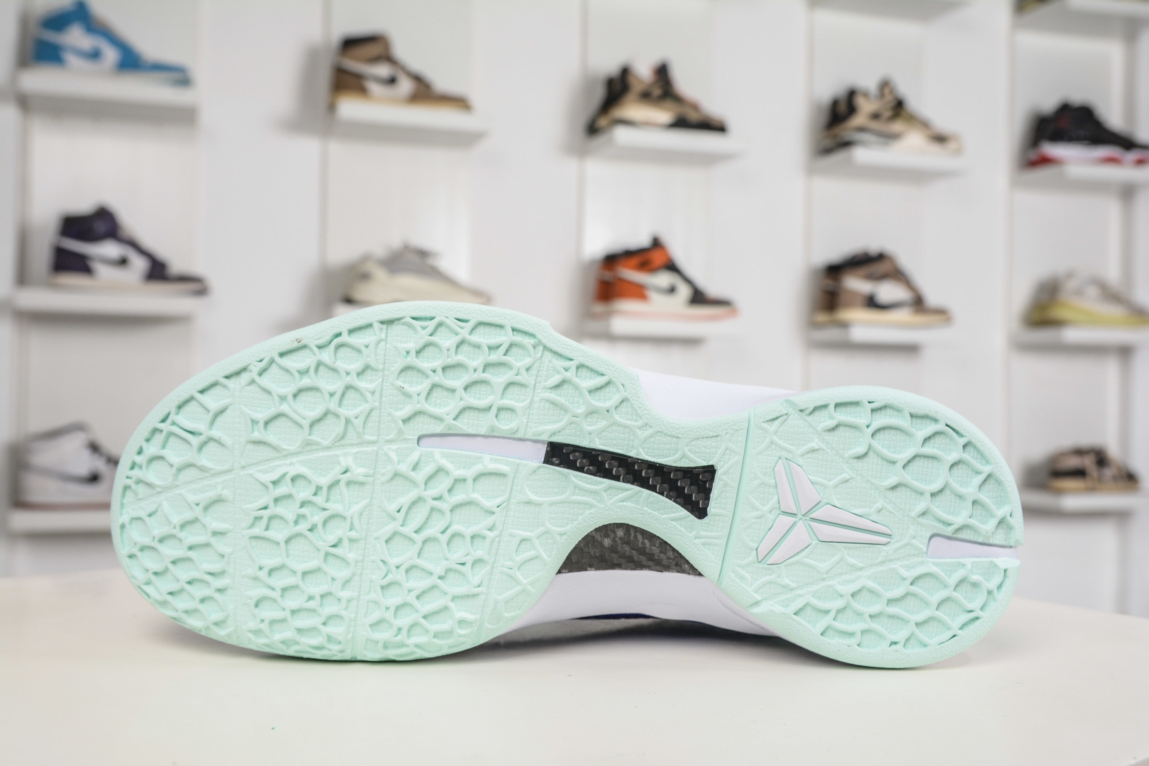 360 Nike Zoom Kobe VI 马年限定 CNY新年款 耐克 科比6代系列 低帮复刻实战运动低帮文化篮球鞋 CW2190-022