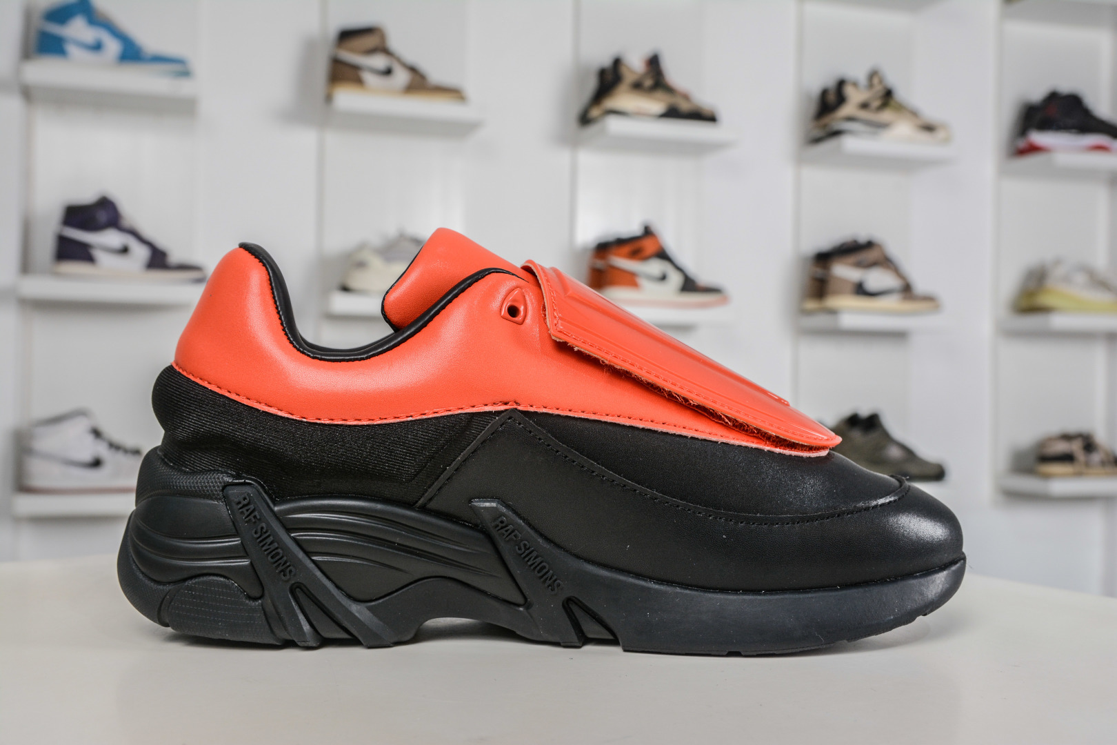 260 RAF SIMONS CYLON-21 潮流运动 圆头系带 低帮休闲鞋 HR740009L-330