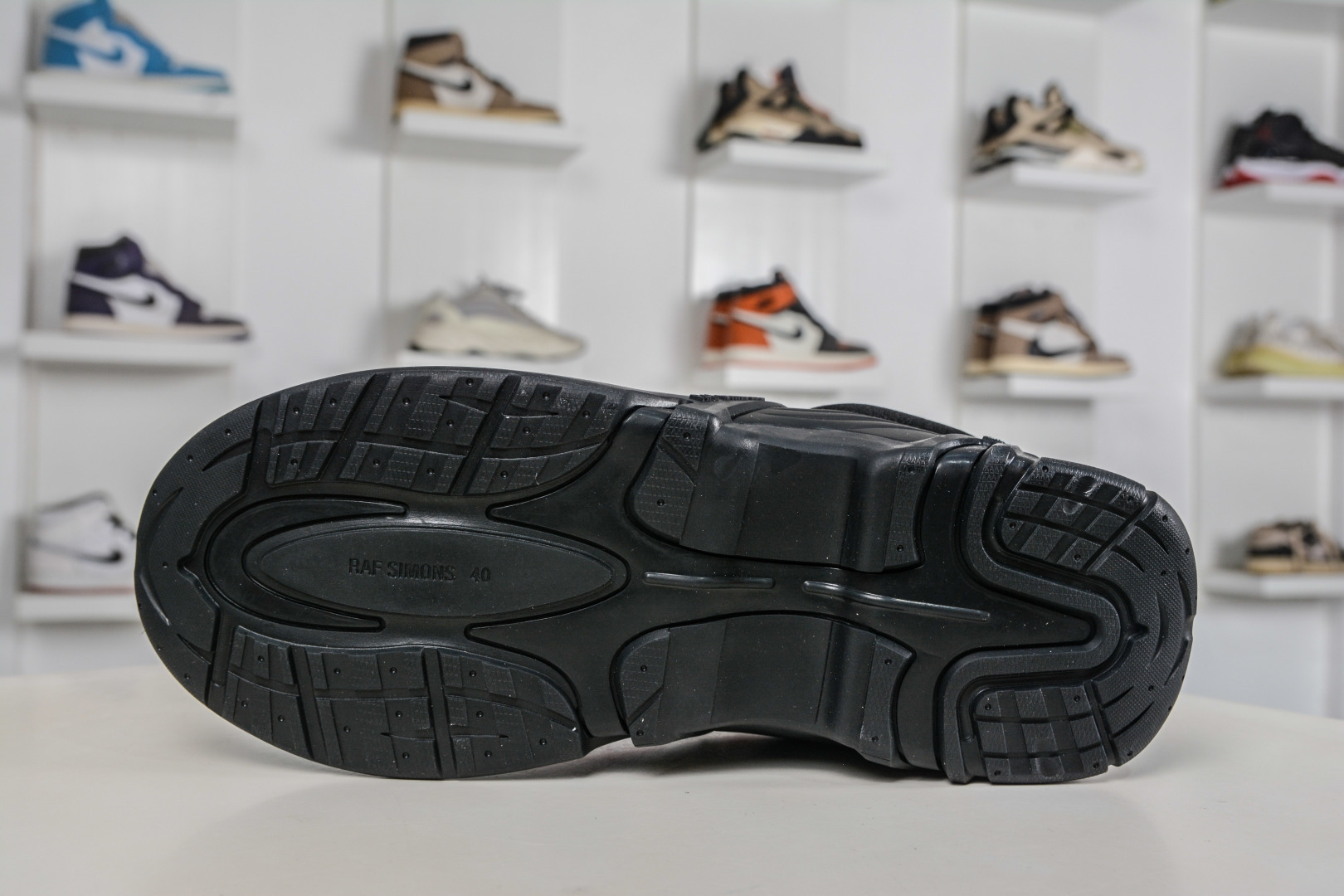 260 RAF SIMONS CYLON-21 潮流运动 圆头系带 低帮休闲鞋 HR740009L-330