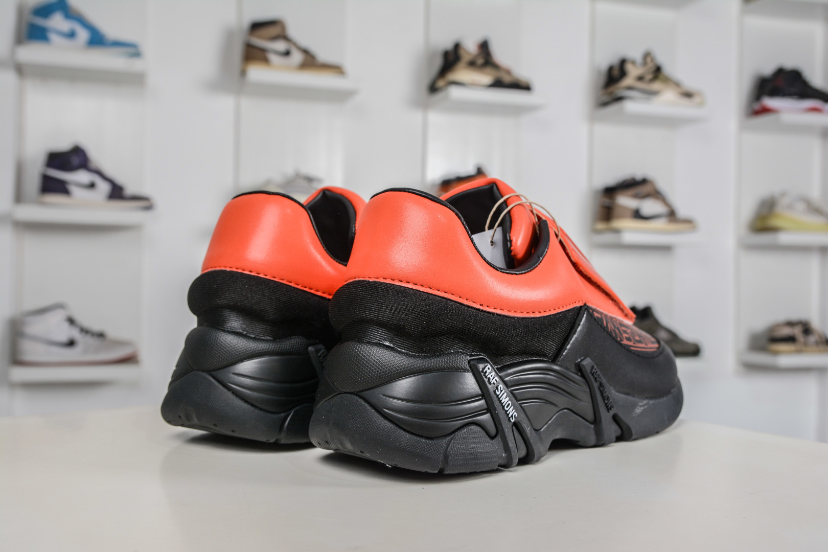 260 RAF SIMONS CYLON-21 潮流运动 圆头系带 低帮休闲鞋 HR740009L-330