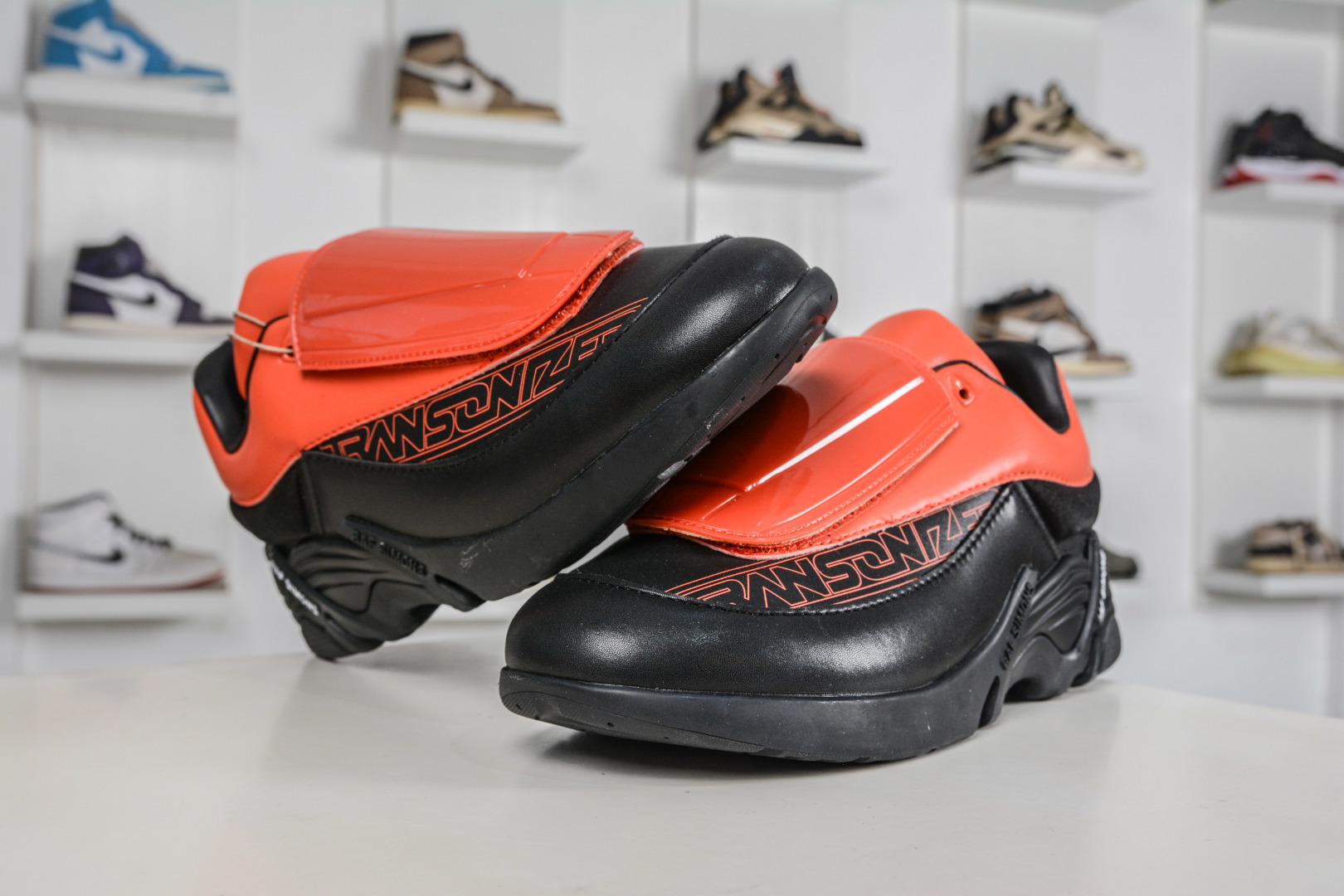 260 RAF SIMONS CYLON-21 潮流运动 圆头系带 低帮休闲鞋 HR740009L-330
