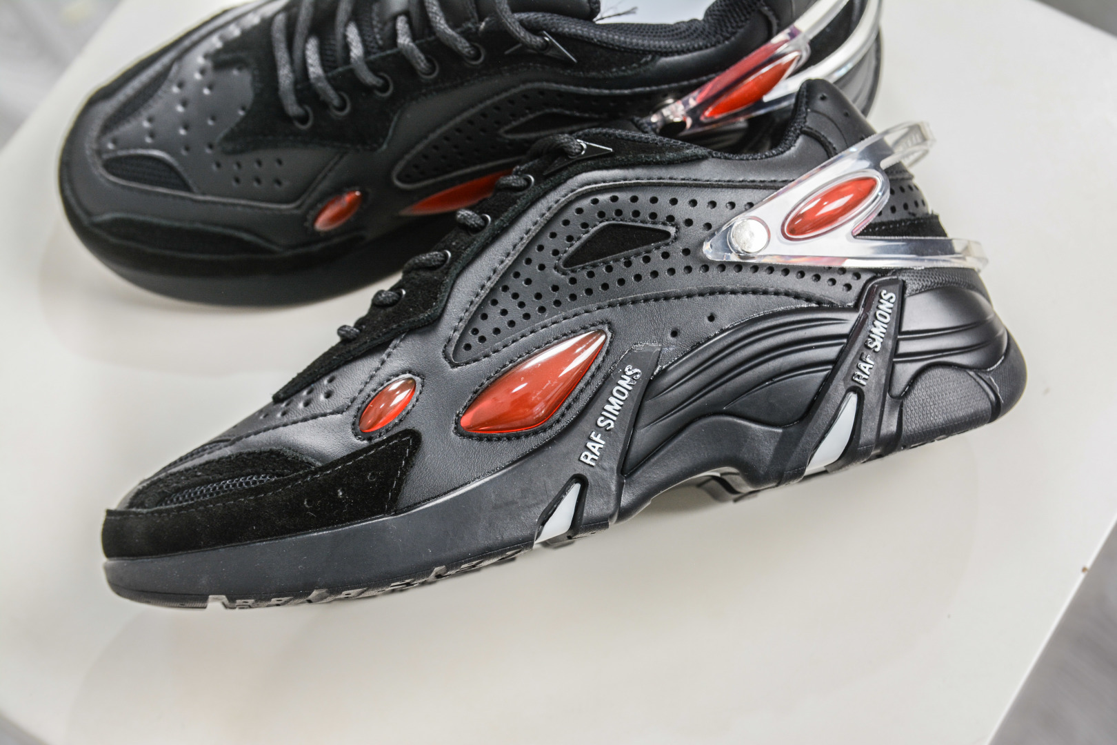 260 RAF SIMONS Cylon-21 ”水泡” 先锋潮流 复古低帮休闲鞋 圆头系带 低帮休闲鞋 HR740003S-Chinese UA Cheap High Quatity Brand Clothes Bags handbags Sneakers wholesale wholesaler seller from China Factory suppliers Fashion Clothing Shoes best Quality Beautiful Price 260 RAF SIMONS Cylon-21 ”水泡” 先锋潮流 复古低帮休闲鞋 圆头系带 低帮休闲鞋 HR740003S