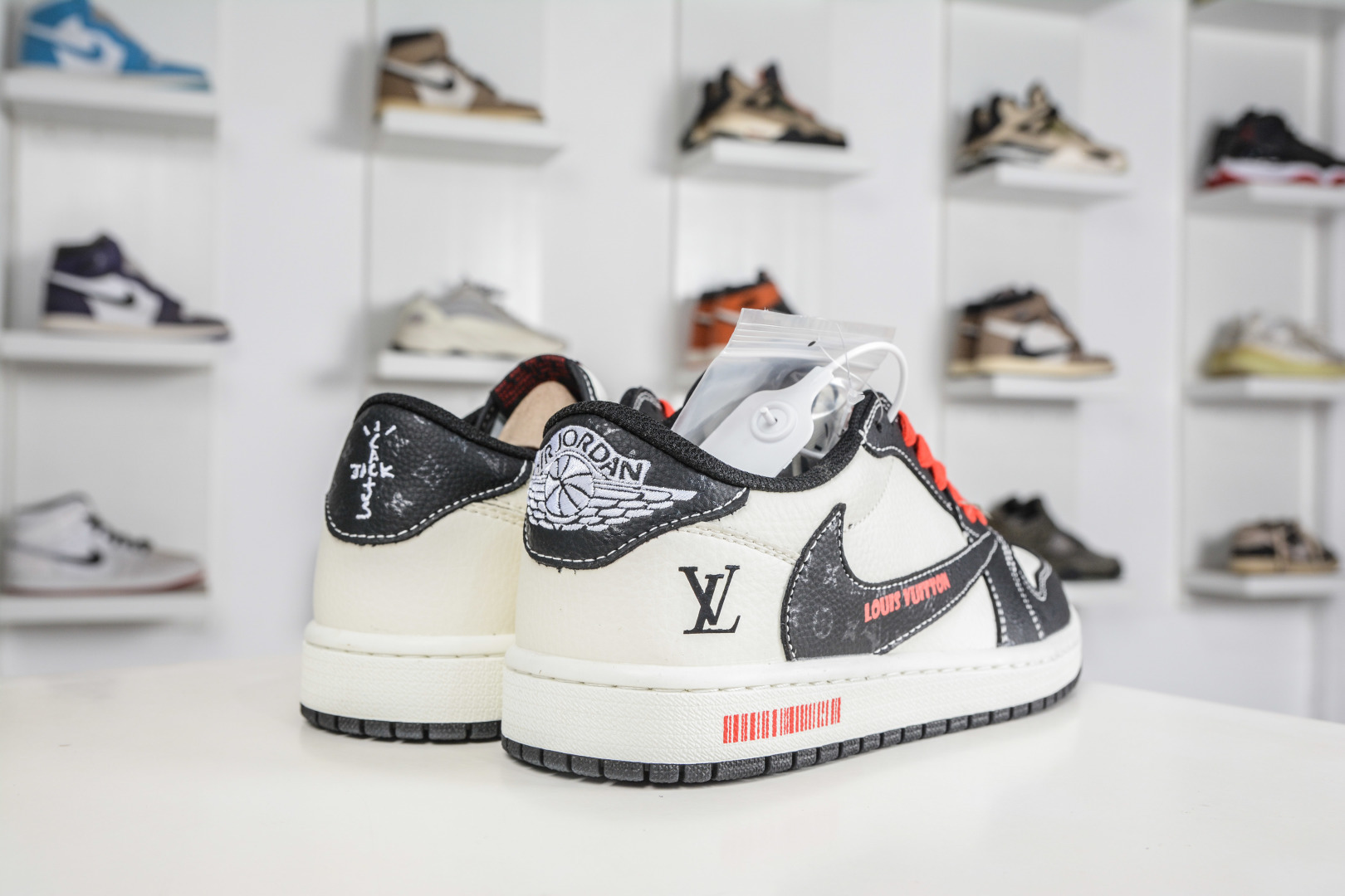270 TS x Air Jordan x Louis Vuitton AJ1 Low 倒钩低帮LV联名-白黑压纹 DZ2688-008-Chinese UA Cheap High Quatity Brand Clothes Bags handbags Sneakers wholesale wholesaler seller from China Factory suppliers Fashion Clothing Shoes best Quality Beautiful Price 270 TS x Air Jordan x Louis Vuitton AJ1 Low 倒钩低帮LV联名-白黑压纹 DZ2688-008