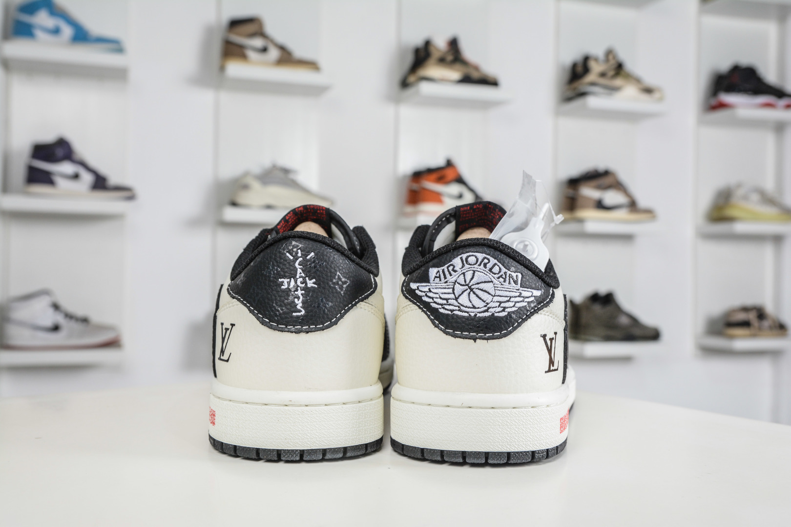 270 TS x Air Jordan x Louis Vuitton AJ1 Low 倒钩低帮LV联名-白黑压纹 DZ2688-008-Chinese UA Cheap High Quatity Brand Clothes Bags handbags Sneakers wholesale wholesaler seller from China Factory suppliers Fashion Clothing Shoes best Quality Beautiful Price 270 TS x Air Jordan x Louis Vuitton AJ1 Low 倒钩低帮LV联名-白黑压纹 DZ2688-008
