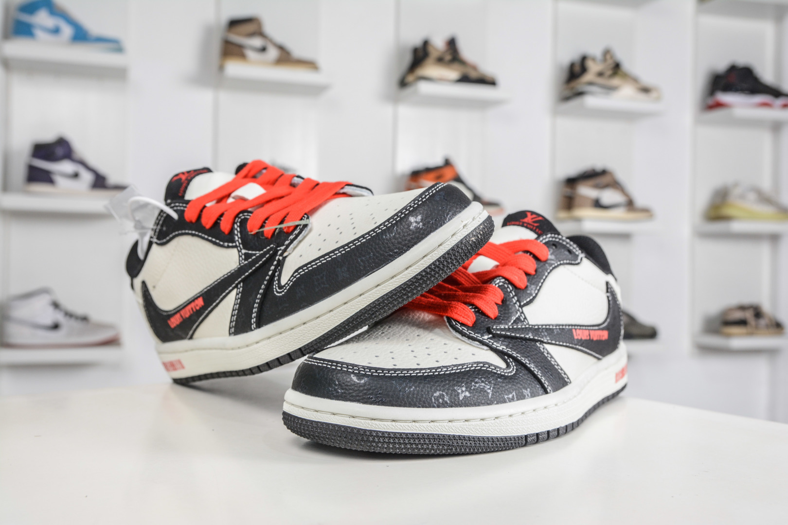 270 TS x Air Jordan x Louis Vuitton AJ1 Low 倒钩低帮LV联名-白黑压纹 DZ2688-008-Chinese UA Cheap High Quatity Brand Clothes Bags handbags Sneakers wholesale wholesaler seller from China Factory suppliers Fashion Clothing Shoes best Quality Beautiful Price 270 TS x Air Jordan x Louis Vuitton AJ1 Low 倒钩低帮LV联名-白黑压纹 DZ2688-008