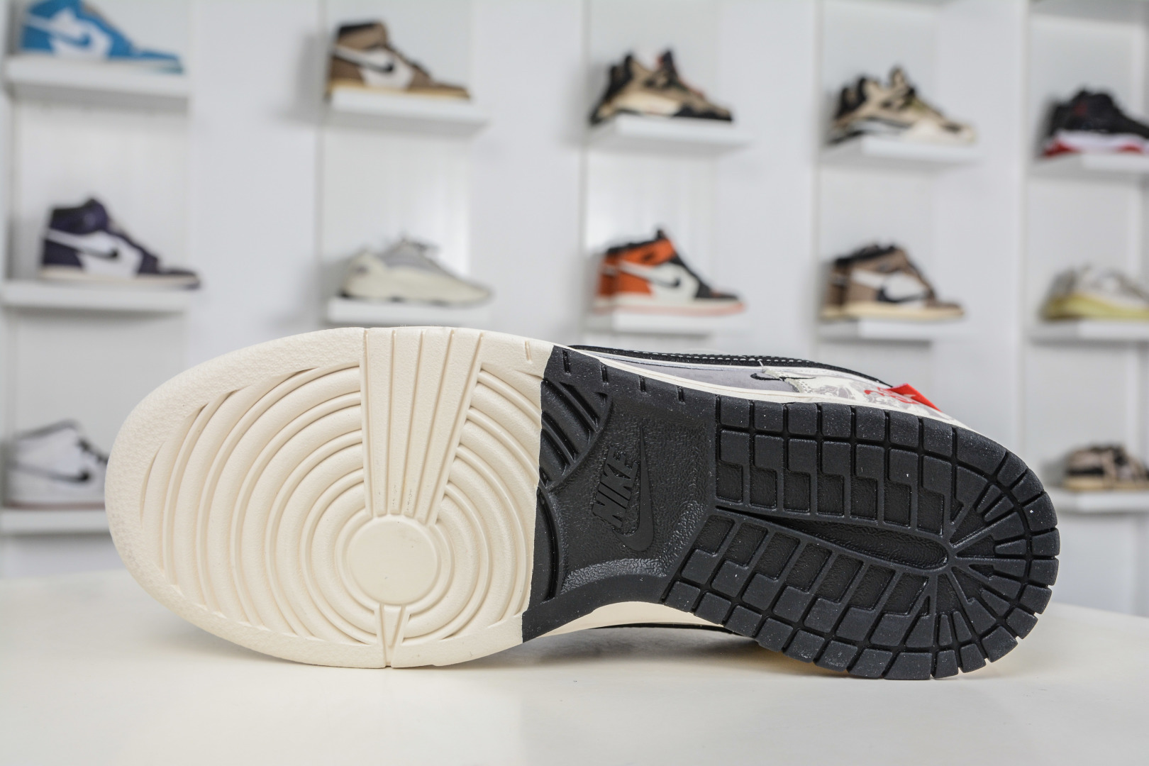 270 Nike Dunk Low 马年限定 白灰黑 YX5066-404-Chinese UA Cheap High Quatity Brand Clothes Bags handbags Sneakers wholesale wholesaler seller from China Factory suppliers Fashion Clothing Shoes best Quality Beautiful Price 270 Nike Dunk Low 马年限定 白灰黑 YX5066-404