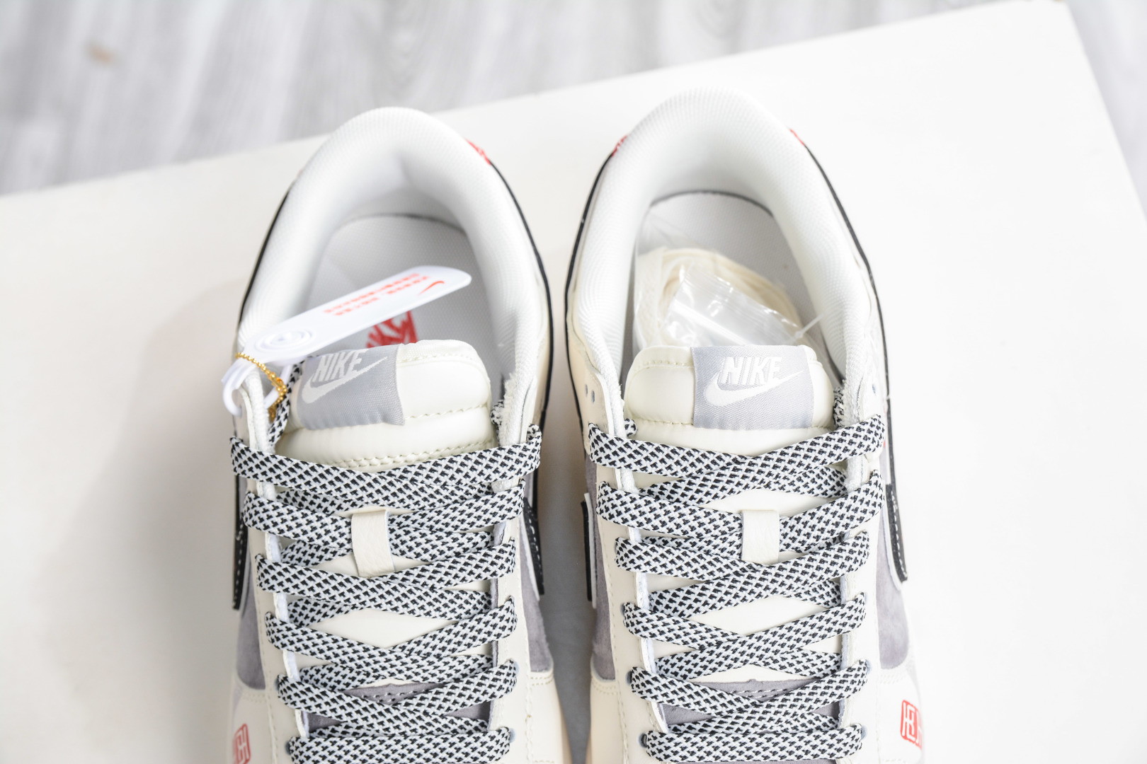 270 Nike Dunk Low 马年限定 白灰黑 YX5066-404-Chinese UA Cheap High Quatity Brand Clothes Bags handbags Sneakers wholesale wholesaler seller from China Factory suppliers Fashion Clothing Shoes best Quality Beautiful Price 270 Nike Dunk Low 马年限定 白灰黑 YX5066-404