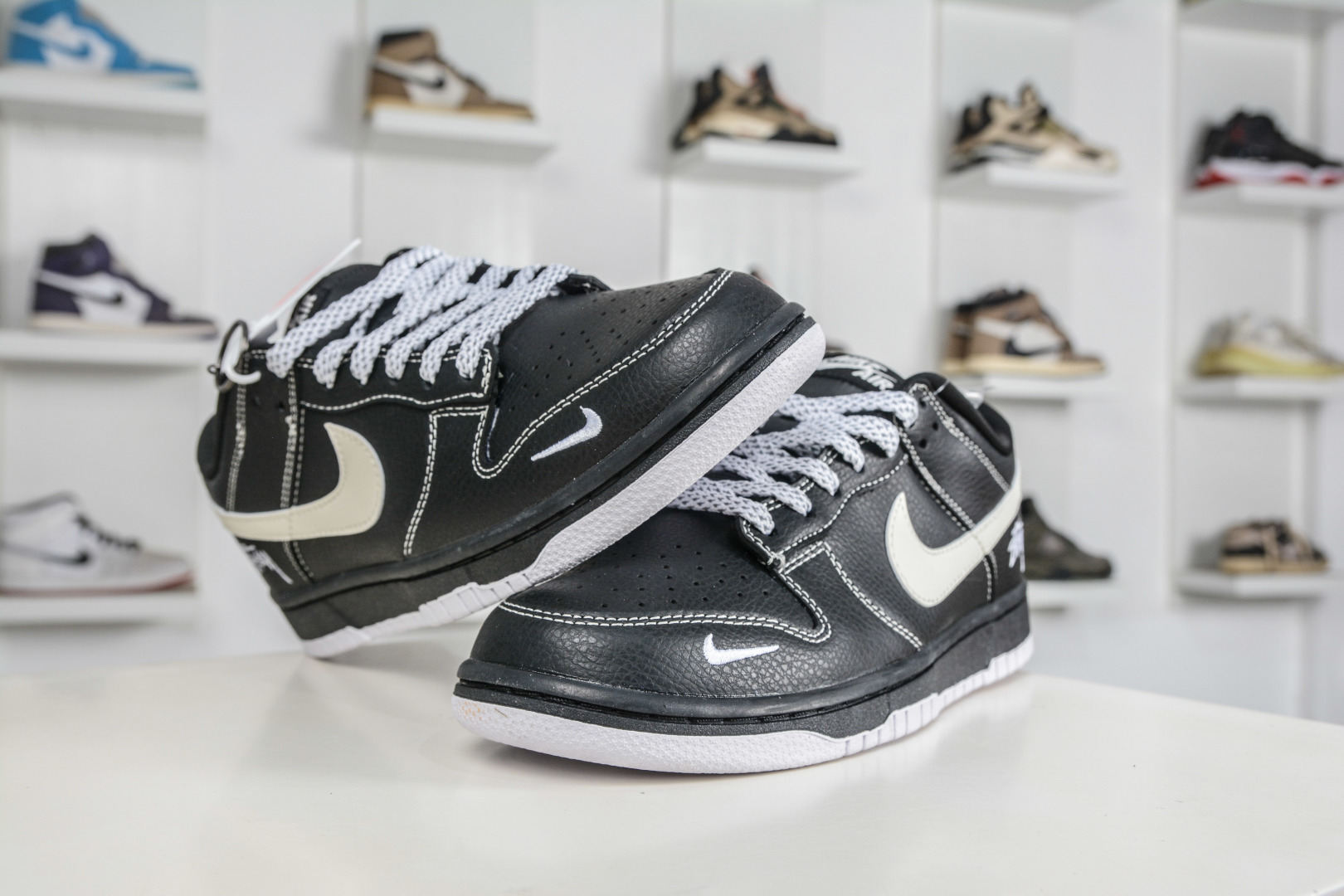 270 Nike SB Dunk Low X Stussy 斯图西联名-黑白 MN1688-111-Chinese UA Cheap High Quatity Brand Clothes Bags handbags Sneakers wholesale wholesaler seller from China Factory suppliers Fashion Clothing Shoes best Quality Beautiful Price 270 Nike SB Dunk Low X Stussy 斯图西联名-黑白 MN1688-111