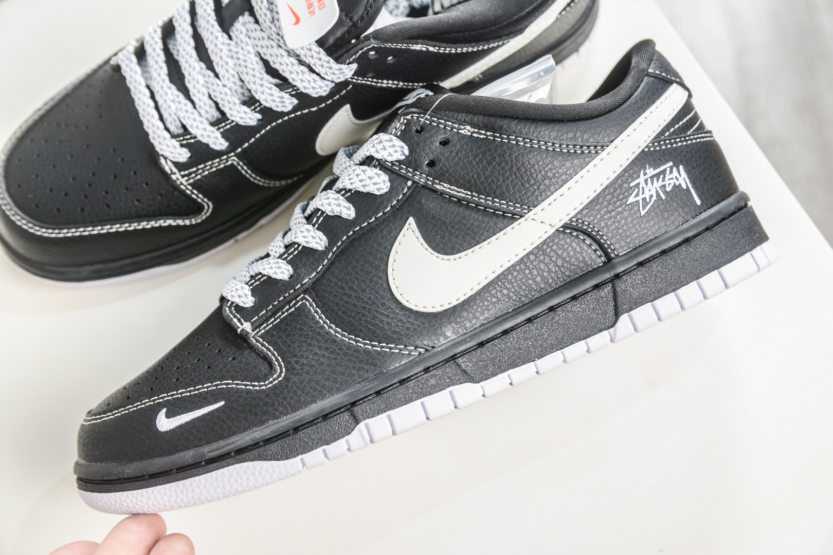 270 Nike SB Dunk Low X Stussy 斯图西联名-黑白 MN1688-111-Chinese UA Cheap High Quatity Brand Clothes Bags handbags Sneakers wholesale wholesaler seller from China Factory suppliers Fashion Clothing Shoes best Quality Beautiful Price 270 Nike SB Dunk Low X Stussy 斯图西联名-黑白 MN1688-111
