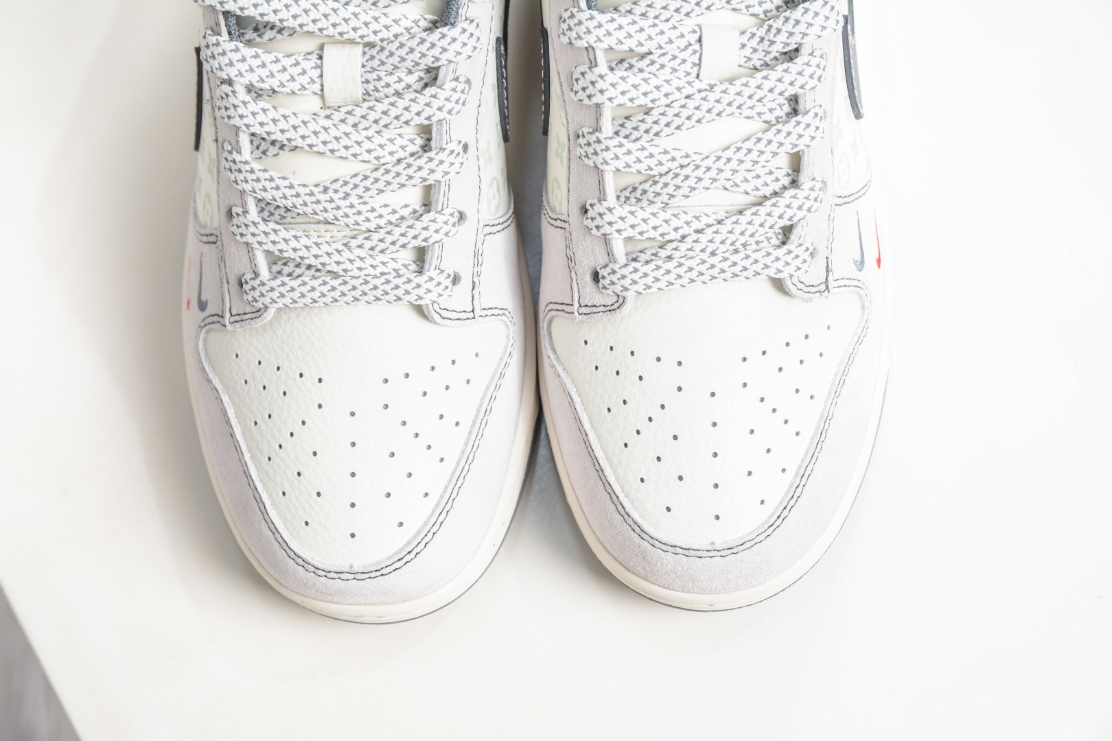 270 Nike SB Dunk Low x Louis Vuitton LV联名-白灰双勾 YX5066-391-Chinese UA Cheap High Quatity Brand Clothes Bags handbags Sneakers wholesale wholesaler seller from China Factory suppliers Fashion Clothing Shoes best Quality Beautiful Price 270 Nike SB Dunk Low x Louis Vuitton LV联名-白灰双勾 YX5066-391