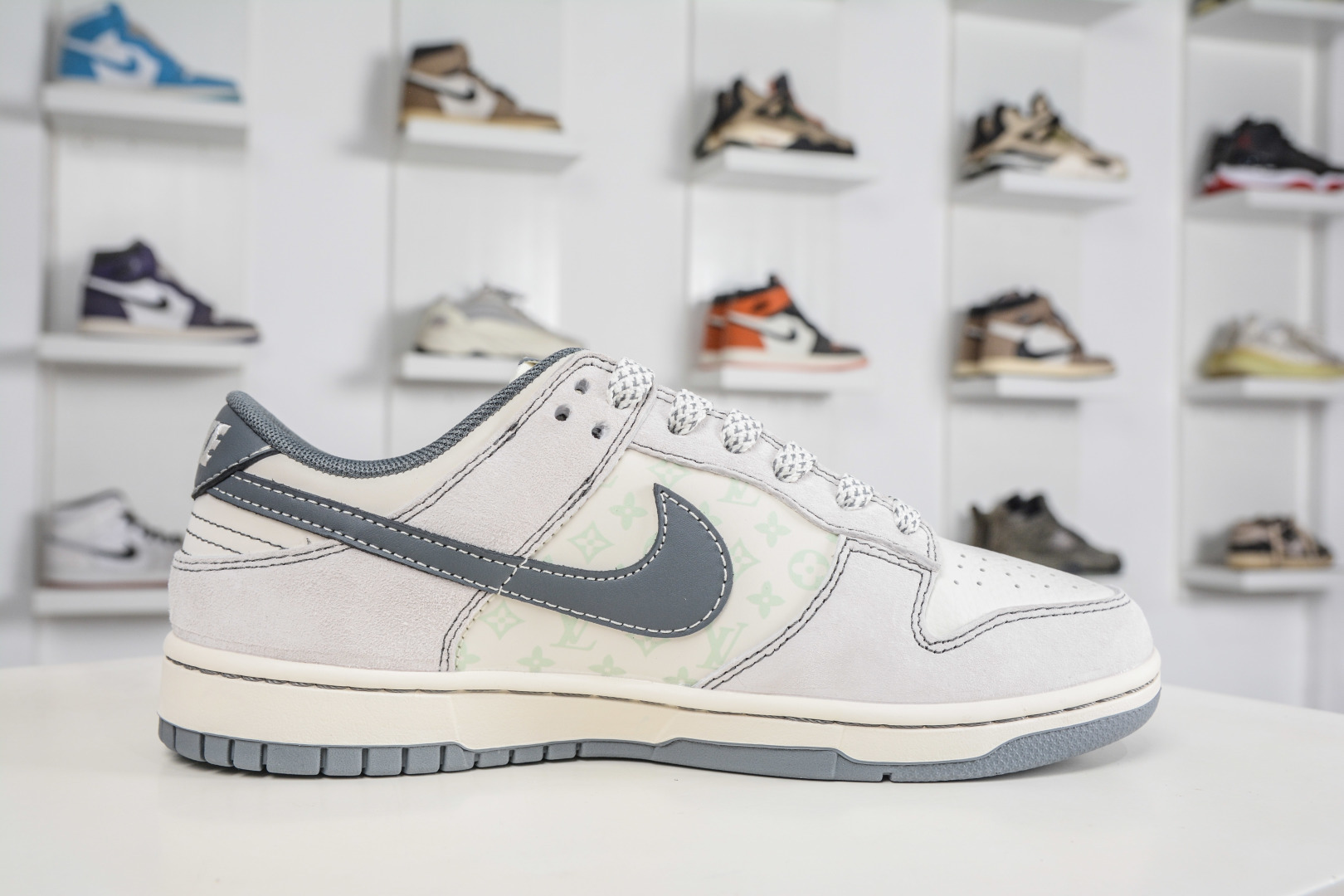 270 Nike SB Dunk Low x Louis Vuitton LV联名-白灰双勾 YX5066-391-Chinese UA Cheap High Quatity Brand Clothes Bags handbags Sneakers wholesale wholesaler seller from China Factory suppliers Fashion Clothing Shoes best Quality Beautiful Price 270 Nike SB Dunk Low x Louis Vuitton LV联名-白灰双勾 YX5066-391