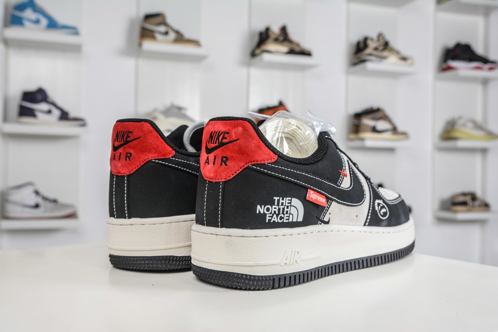 260 The North Face x NIke Air Force 1 北面联名-黑灰红 KG6699-F43-Chinese UA Cheap High Quatity Brand Clothes Bags handbags Sneakers wholesale wholesaler seller from China Factory suppliers Fashion Clothing Shoes best Quality Beautiful Price 260 The North Face x NIke Air Force 1 北面联名-黑灰红 KG6699-F43