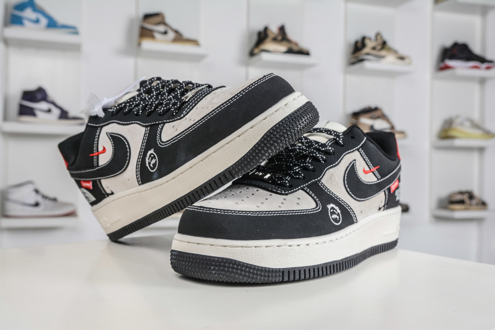 260 The North Face x NIke Air Force 1 北面联名-黑灰红 KG6699-F43-Chinese UA Cheap High Quatity Brand Clothes Bags handbags Sneakers wholesale wholesaler seller from China Factory suppliers Fashion Clothing Shoes best Quality Beautiful Price 260 The North Face x NIke Air Force 1 北面联名-黑灰红 KG6699-F43