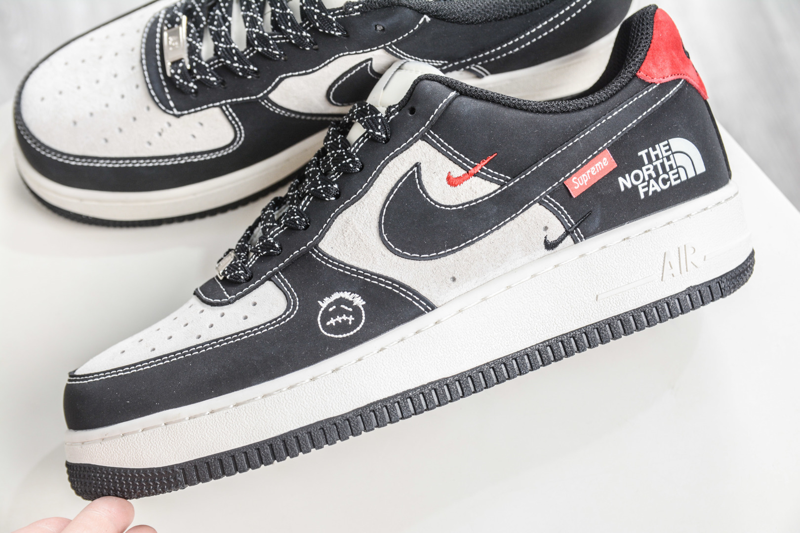 260 The North Face x NIke Air Force 1 北面联名-黑灰红 KG6699-F43-Chinese UA Cheap High Quatity Brand Clothes Bags handbags Sneakers wholesale wholesaler seller from China Factory suppliers Fashion Clothing Shoes best Quality Beautiful Price 260 The North Face x NIke Air Force 1 北面联名-黑灰红 KG6699-F43