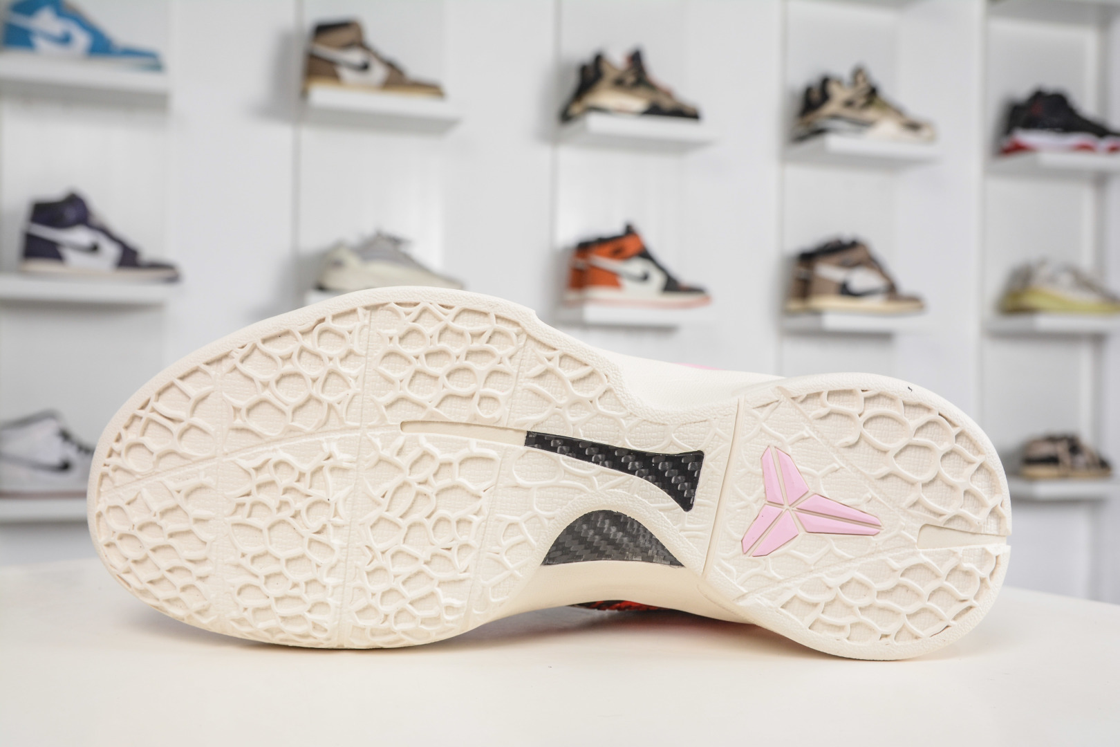 360 Nike Zoom Kobe VI 马年限定 CNY新年款 耐克 科比6代系列 低帮复刻实战运动低帮文化篮球鞋 CW2190-018