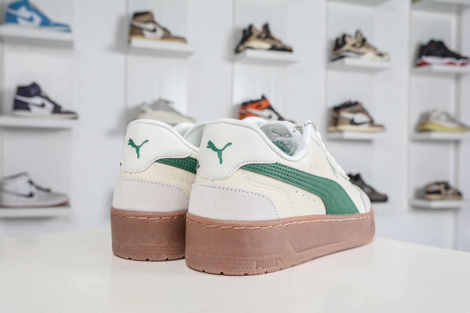 150 PUMA彪马 CA Match Court 休闲经典简约复古 低帮 板鞋 308621-09-Chinese UA Cheap High Quatity Brand Clothes Bags handbags Sneakers wholesale wholesaler seller from China Factory suppliers Fashion Clothing Shoes best Quality Beautiful Price 150 PUMA彪马 CA Match Court 休闲经典简约复古 低帮 板鞋 308621-09