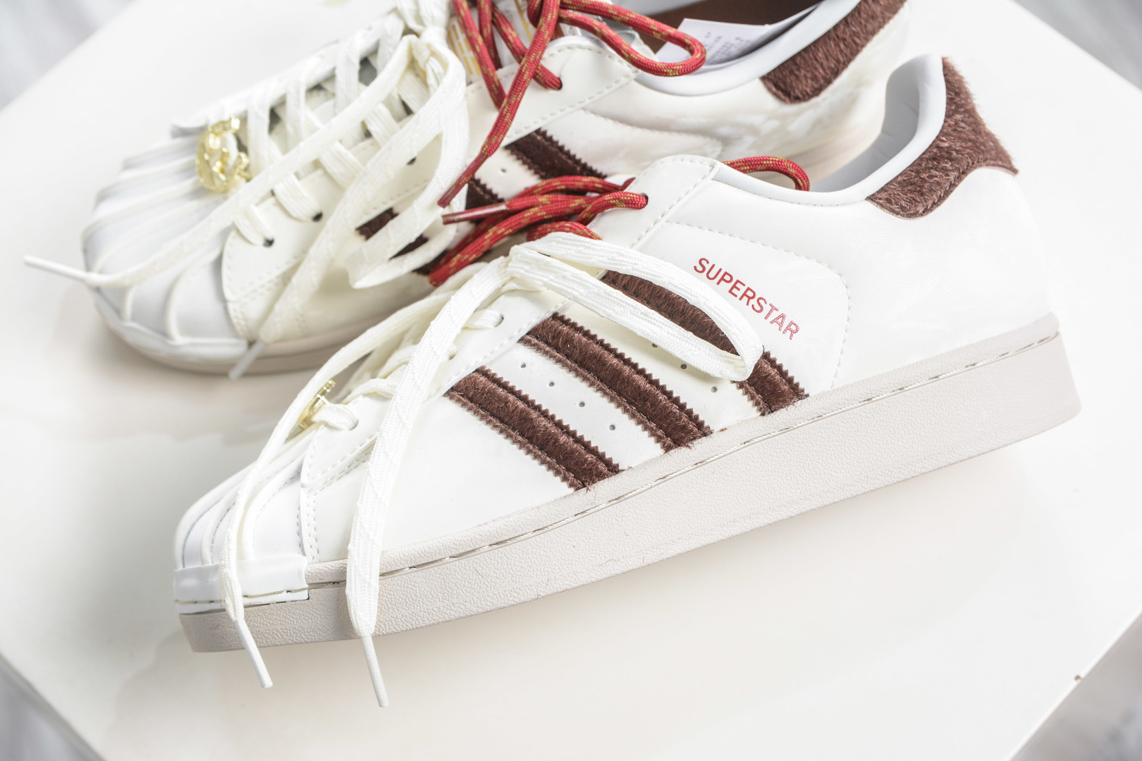 140 Adidas Originals Superstar 马年限定 2025全新版本 贝壳头同步 KJ6293-Chinese UA Cheap High Quatity Brand Clothes Bags handbags Sneakers wholesale wholesaler seller from China Factory suppliers Fashion Clothing Shoes best Quality Beautiful Price 140 Adidas Originals Superstar 马年限定 2025全新版本 贝壳头同步 KJ6293