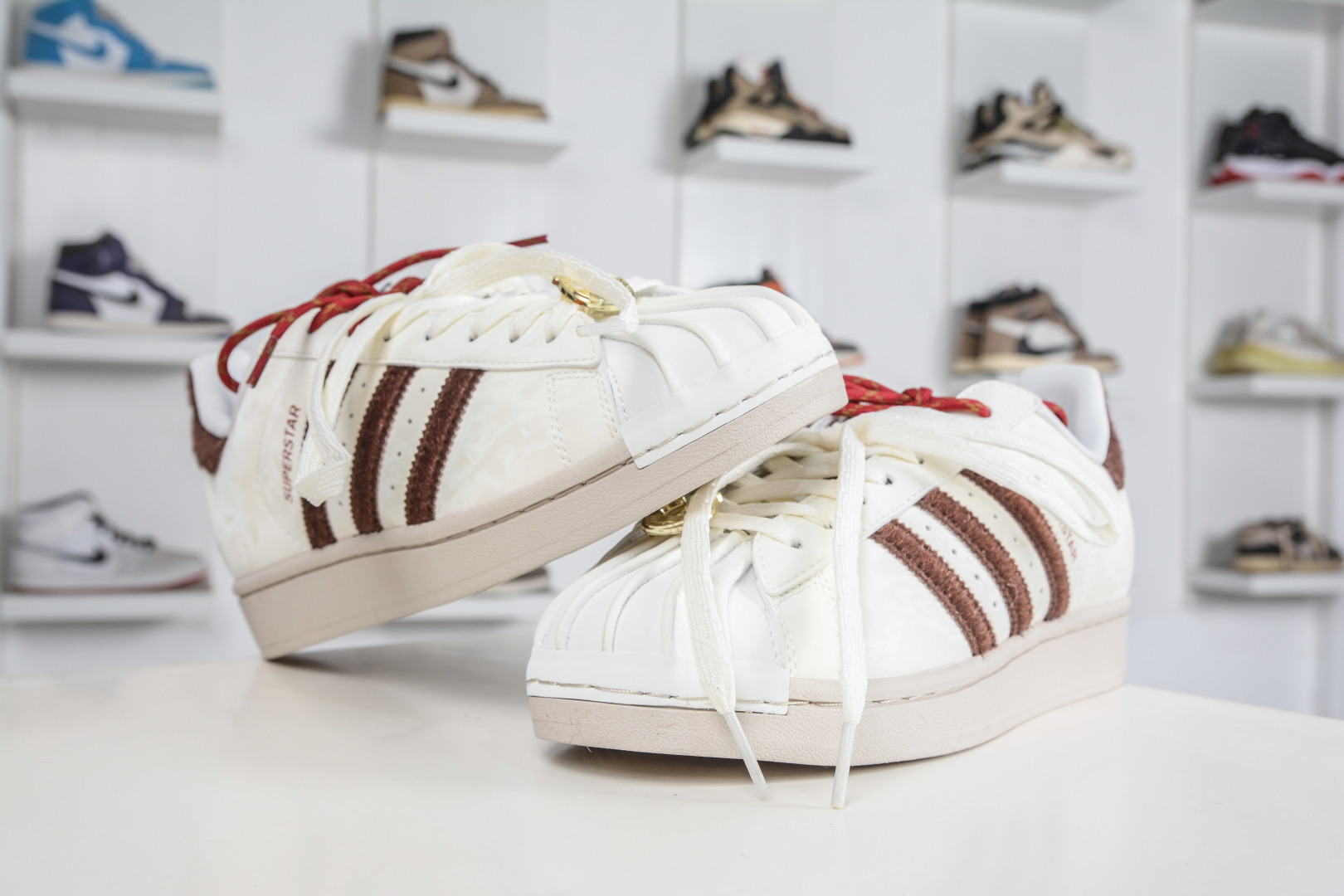 140 Adidas Originals Superstar 马年限定 2025全新版本 贝壳头同步 KJ6293-Chinese UA Cheap High Quatity Brand Clothes Bags handbags Sneakers wholesale wholesaler seller from China Factory suppliers Fashion Clothing Shoes best Quality Beautiful Price 140 Adidas Originals Superstar 马年限定 2025全新版本 贝壳头同步 KJ6293