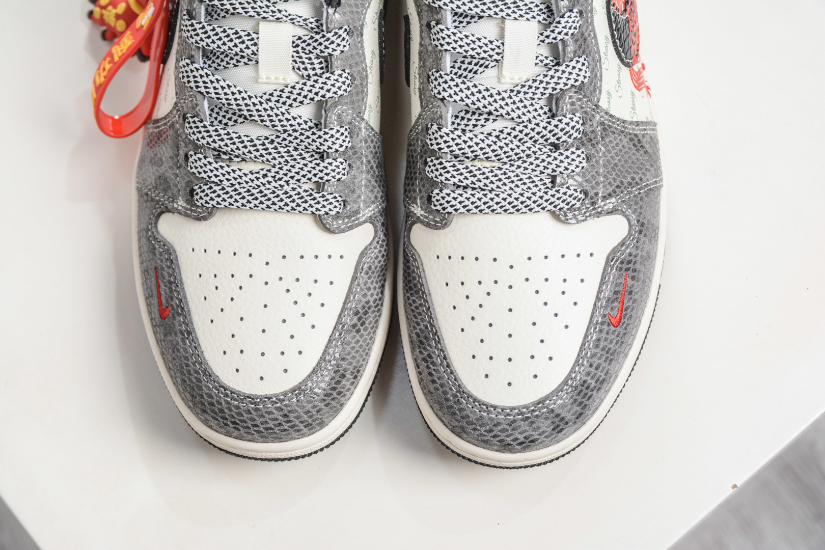 270 Nike Air Jordan 1 Low 马年限定 灰白蛇纹 FC7688-202-Chinese UA Cheap High Quatity Brand Clothes Bags handbags Sneakers wholesale wholesaler seller from China Factory suppliers Fashion Clothing Shoes best Quality Beautiful Price 270 Nike Air Jordan 1 Low 马年限定 灰白蛇纹 FC7688-202