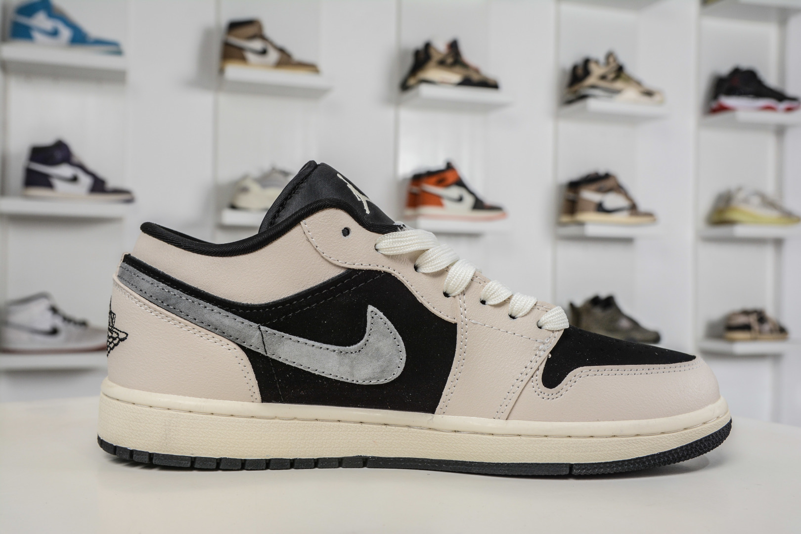 270 Dior x Air Jordan 1 Low 迪奥联名-米黑灰钩 LD8888-012-Chinese UA Cheap High Quatity Brand Clothes Bags handbags Sneakers wholesale wholesaler seller from China Factory suppliers Fashion Clothing Shoes best Quality Beautiful Price 270 Dior x Air Jordan 1 Low 迪奥联名-米黑灰钩 LD8888-012