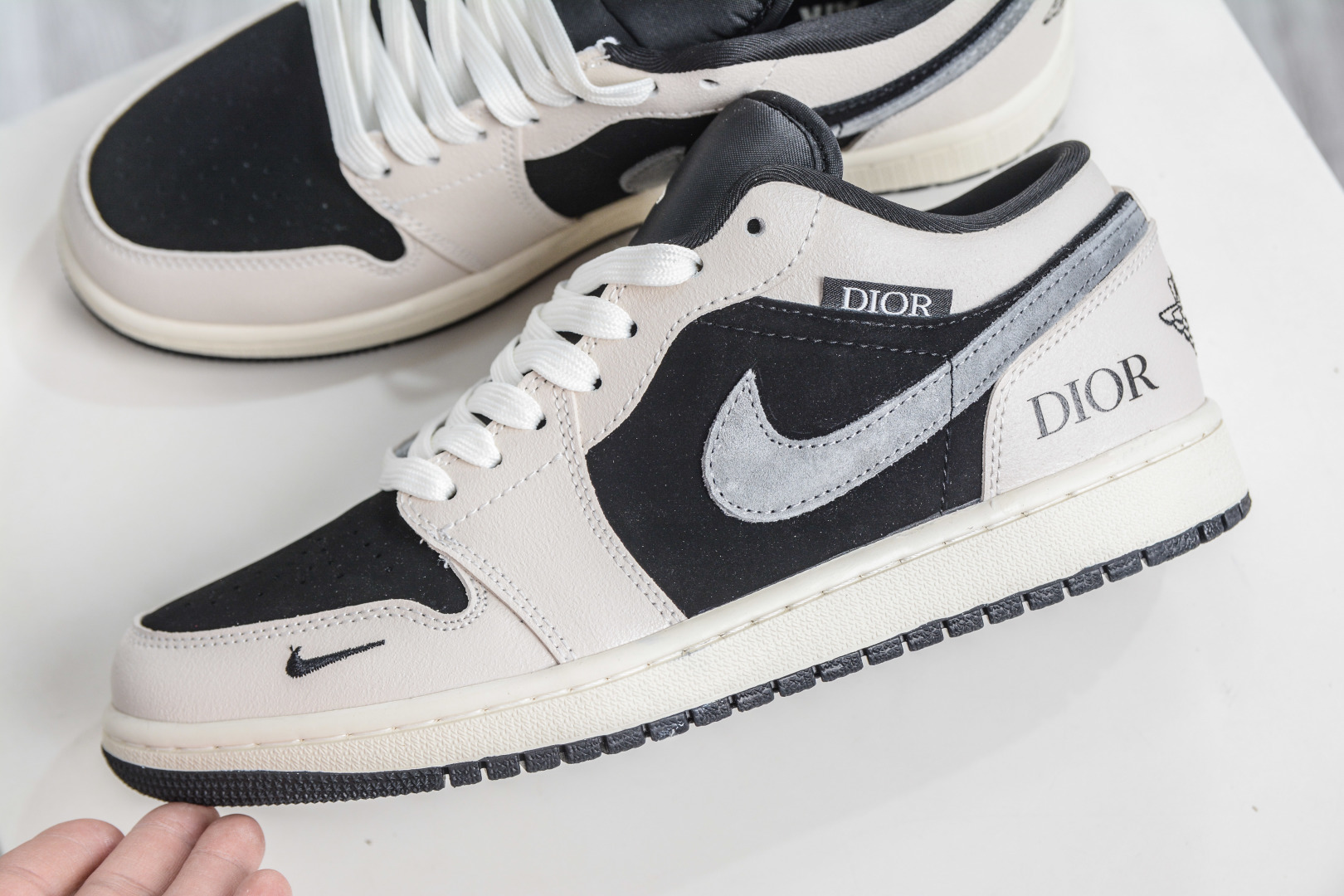270 Dior x Air Jordan 1 Low 迪奥联名-米黑灰钩 LD8888-012-Chinese UA Cheap High Quatity Brand Clothes Bags handbags Sneakers wholesale wholesaler seller from China Factory suppliers Fashion Clothing Shoes best Quality Beautiful Price 270 Dior x Air Jordan 1 Low 迪奥联名-米黑灰钩 LD8888-012