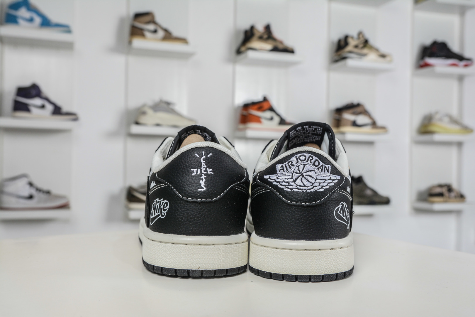270 TS x Air Jordan x Peaceminusone AJ1 Low 倒钩低帮联名小雏菊-黑白雏菊印花 DZ2688-011-Chinese UA Cheap High Quatity Brand Clothes Bags handbags Sneakers wholesale wholesaler seller from China Factory suppliers Fashion Clothing Shoes best Quality Beautiful Price 270 TS x Air Jordan x Peaceminusone AJ1 Low 倒钩低帮联名小雏菊-黑白雏菊印花 DZ2688-011