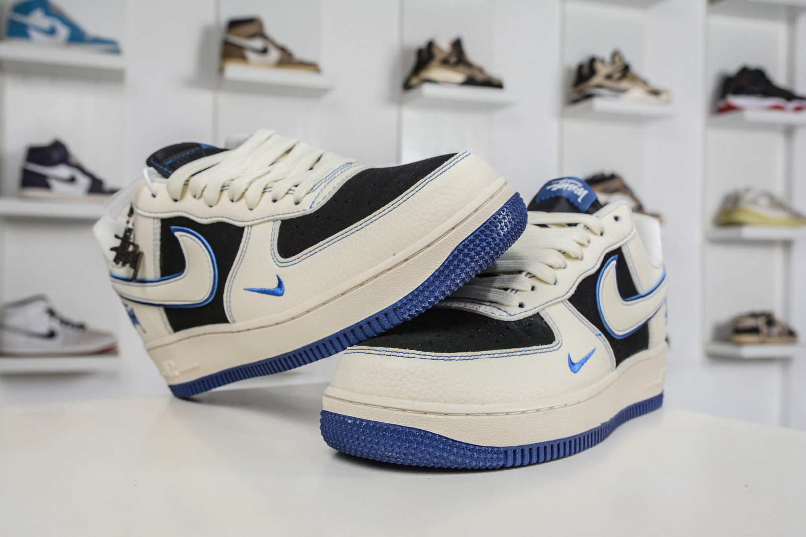 260 Stussy x NIke Air Force 1 斯图西联名-黑白蓝 DN1688-811-Chinese UA Cheap High Quatity Brand Clothes Bags handbags Sneakers wholesale wholesaler seller from China Factory suppliers Fashion Clothing Shoes best Quality Beautiful Price 260 Stussy x NIke Air Force 1 斯图西联名-黑白蓝 DN1688-811