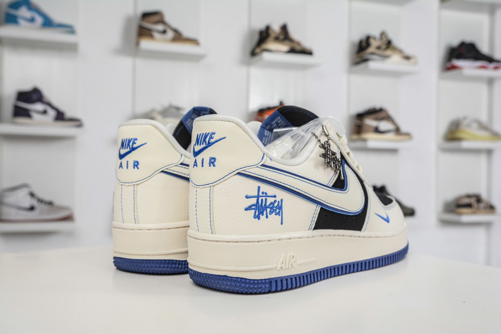 260 Stussy x NIke Air Force 1 斯图西联名-黑白蓝 DN1688-811-Chinese UA Cheap High Quatity Brand Clothes Bags handbags Sneakers wholesale wholesaler seller from China Factory suppliers Fashion Clothing Shoes best Quality Beautiful Price 260 Stussy x NIke Air Force 1 斯图西联名-黑白蓝 DN1688-811