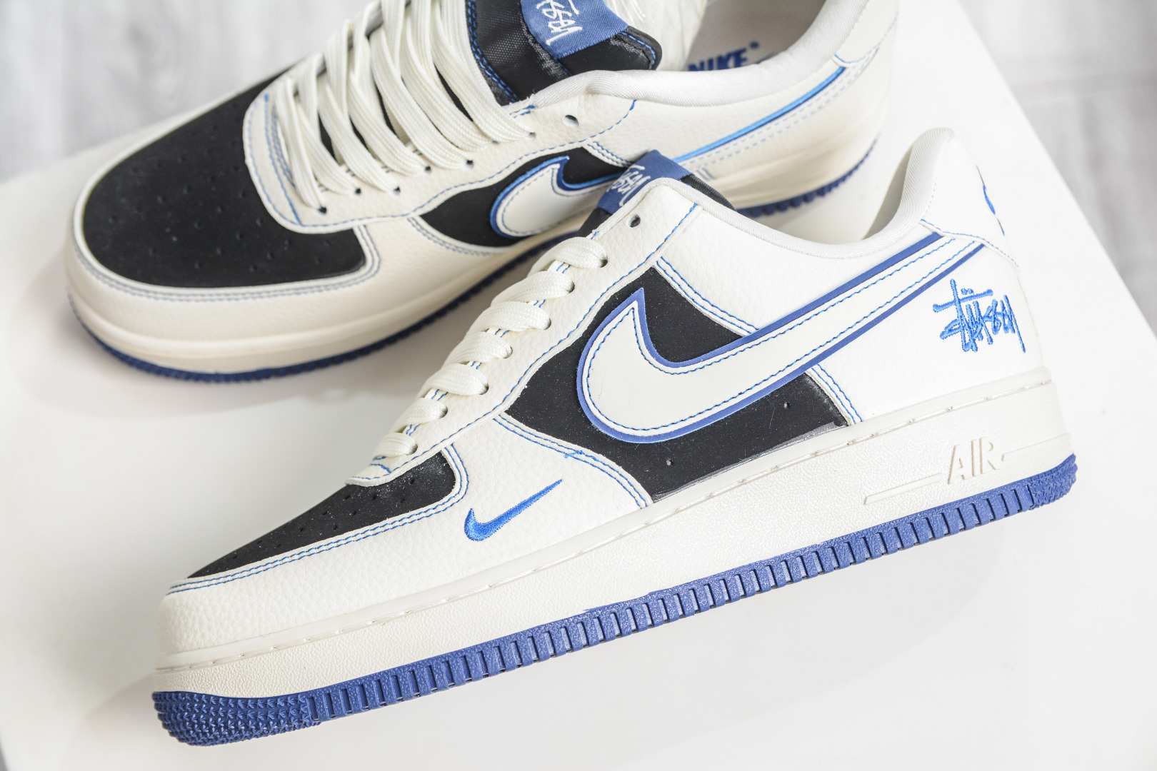260 Stussy x NIke Air Force 1 斯图西联名-黑白蓝 DN1688-811-Chinese UA Cheap High Quatity Brand Clothes Bags handbags Sneakers wholesale wholesaler seller from China Factory suppliers Fashion Clothing Shoes best Quality Beautiful Price 260 Stussy x NIke Air Force 1 斯图西联名-黑白蓝 DN1688-811
