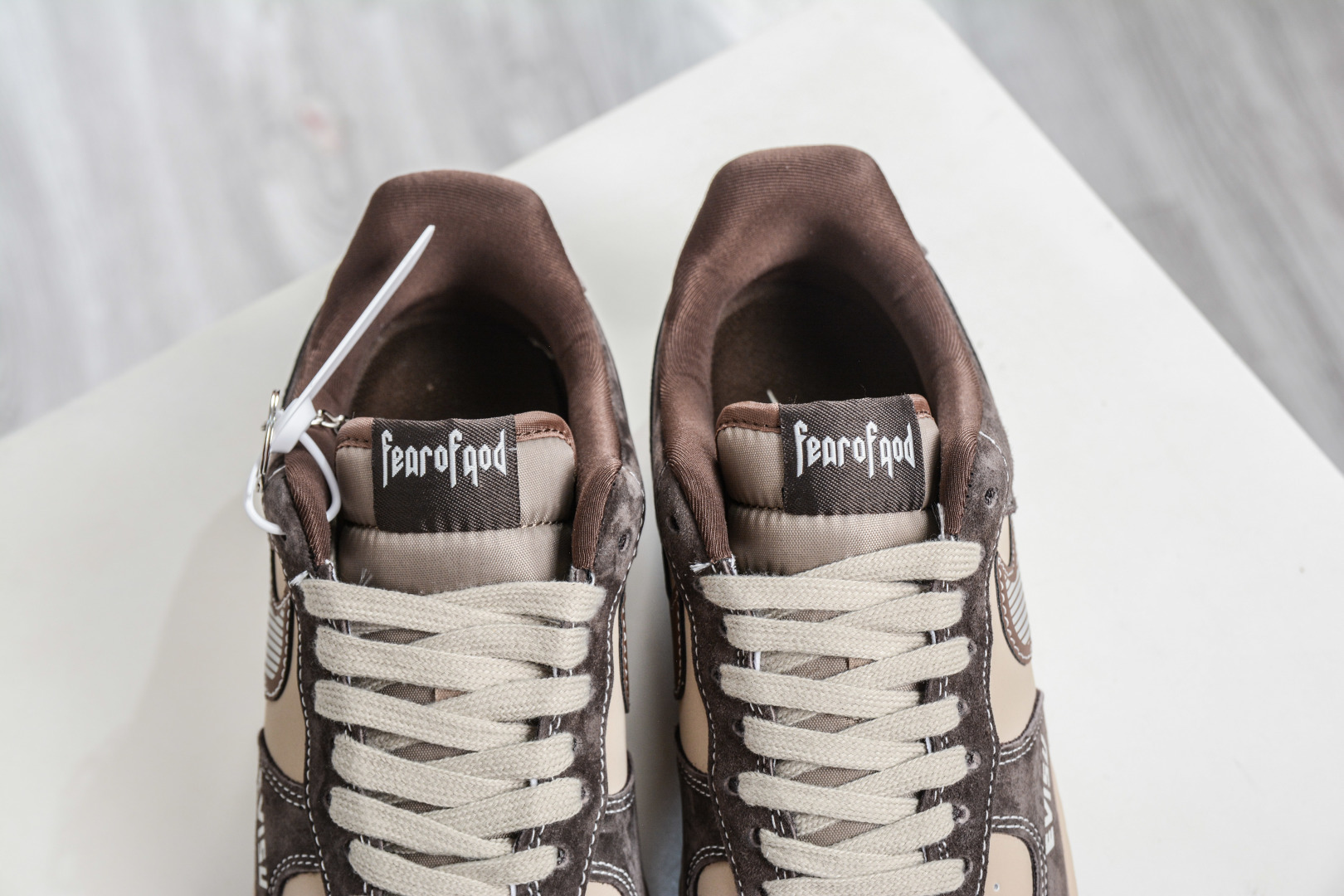 260 Fear of God x NIke Air Force 1 FOG联名-咖棕 KL1688-001-Chinese UA Cheap High Quatity Brand Clothes Bags handbags Sneakers wholesale wholesaler seller from China Factory suppliers Fashion Clothing Shoes best Quality Beautiful Price 260 Fear of God x NIke Air Force 1 FOG联名-咖棕 KL1688-001