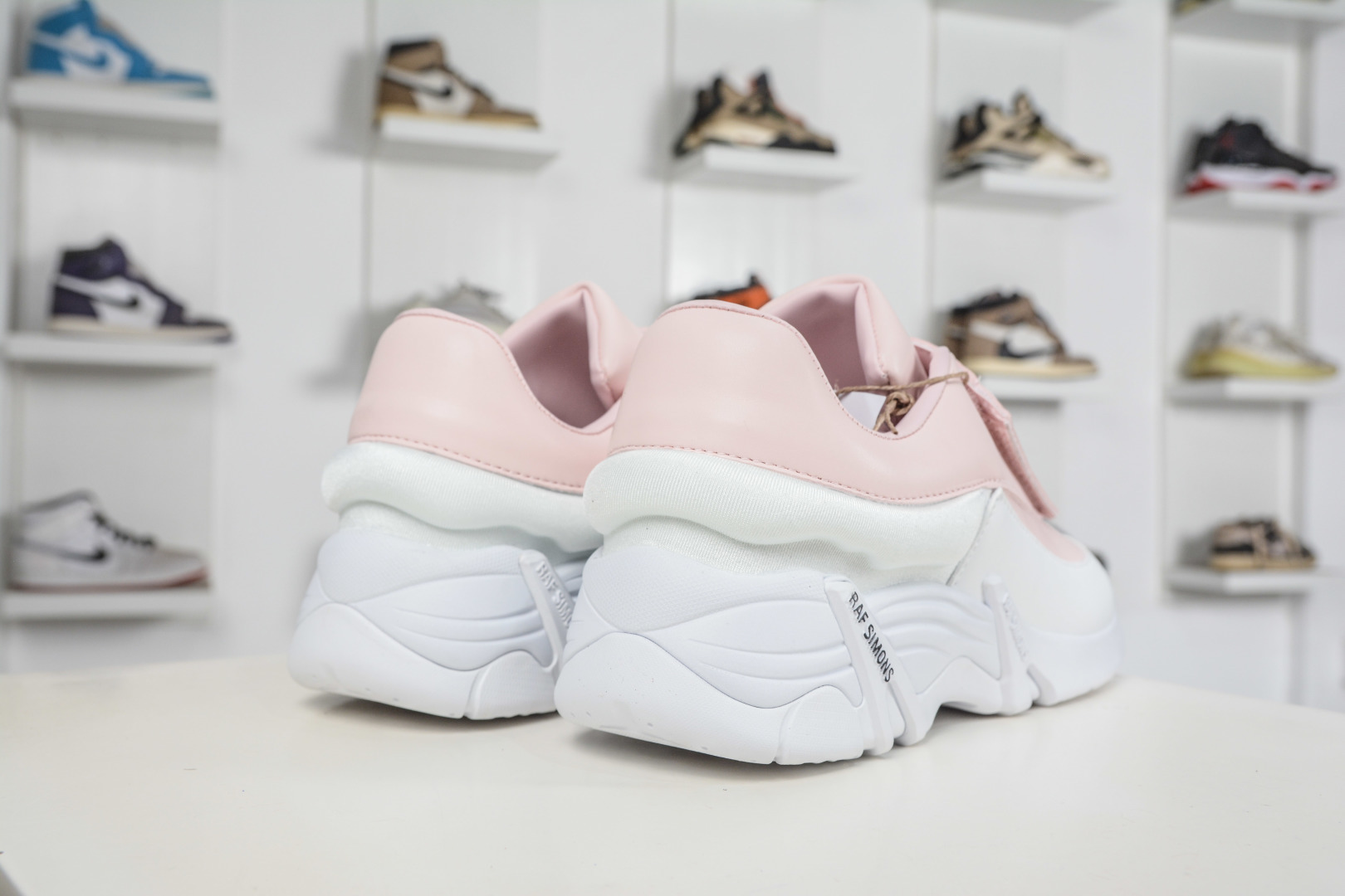 260 RAF SIMONS CYLON-21 潮流运动 圆头系带 低帮休闲鞋采用光滑皮革 HR740001S-300-Chinese UA Cheap High Quatity Brand Clothes Bags handbags Sneakers wholesale wholesaler seller from China Factory suppliers Fashion Clothing Shoes best Quality Beautiful Price 260 RAF SIMONS CYLON-21 潮流运动 圆头系带 低帮休闲鞋采用光滑皮革 HR740001S-300
