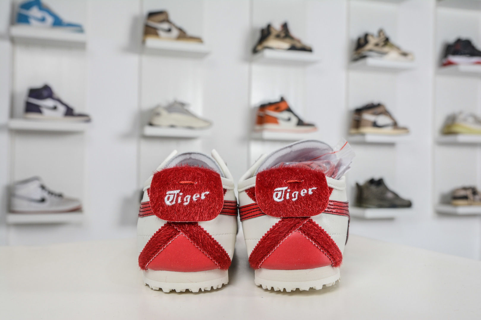 140 Asics 鬼冢虎 Mexico 66 VIN 马年限定 1183C600-100-Chinese UA Cheap High Quatity Brand Clothes Bags handbags Sneakers wholesale wholesaler seller from China Factory suppliers Fashion Clothing Shoes best Quality Beautiful Price 140 Asics 鬼冢虎 Mexico 66 VIN 马年限定 1183C600-100