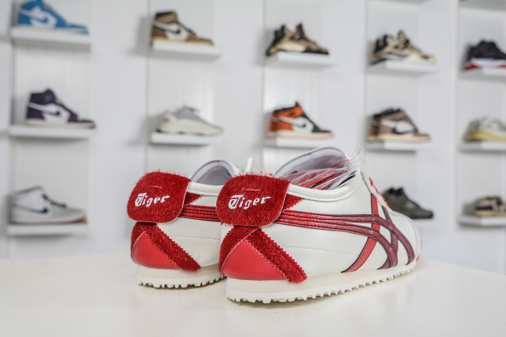 140 Asics 鬼冢虎 Mexico 66 VIN 马年限定 1183C600-100-Chinese UA Cheap High Quatity Brand Clothes Bags handbags Sneakers wholesale wholesaler seller from China Factory suppliers Fashion Clothing Shoes best Quality Beautiful Price 140 Asics 鬼冢虎 Mexico 66 VIN 马年限定 1183C600-100