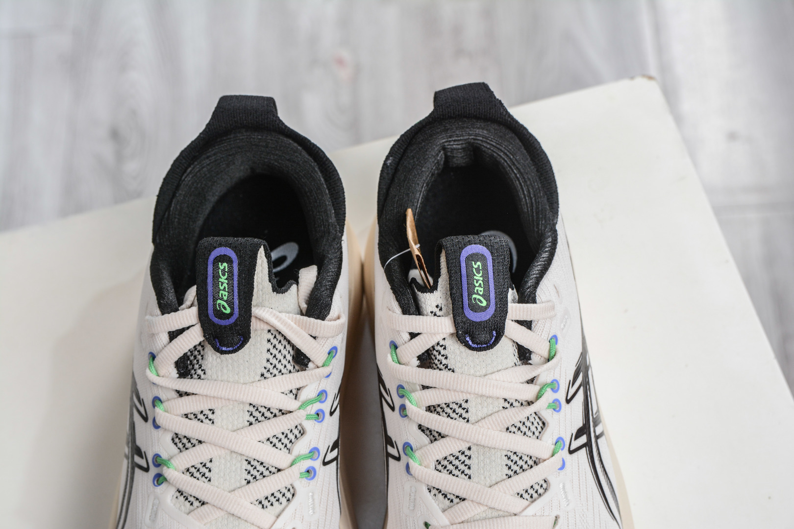 190 Asics GEL-Nimbus 28 亚瑟士缓震跑鞋 1011C127-800-Chinese UA Cheap High Quatity Brand Clothes Bags handbags Sneakers wholesale wholesaler seller from China Factory suppliers Fashion Clothing Shoes best Quality Beautiful Price 190 Asics GEL-Nimbus 28 亚瑟士缓震跑鞋 1011C127-800