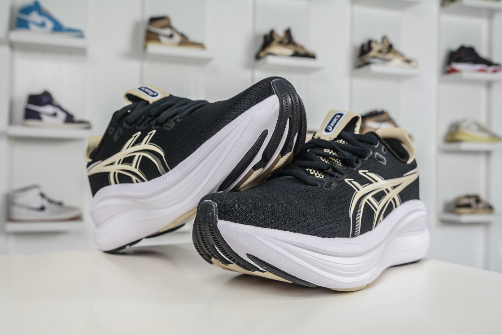 190 Asics GEL-Nimbus 28 亚瑟士缓震跑鞋 1011C145-002-Chinese UA Cheap High Quatity Brand Clothes Bags handbags Sneakers wholesale wholesaler seller from China Factory suppliers Fashion Clothing Shoes best Quality Beautiful Price 190 Asics GEL-Nimbus 28 亚瑟士缓震跑鞋 1011C145-002