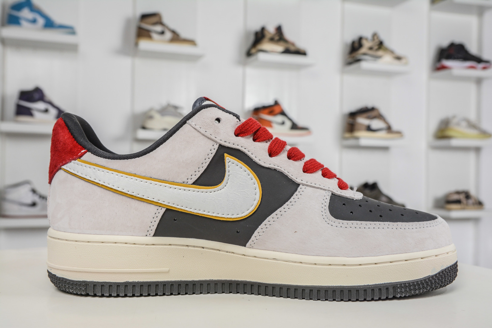 260 Nike Air Force 1 Low 07 马年限定 白灰红 KD1688-006