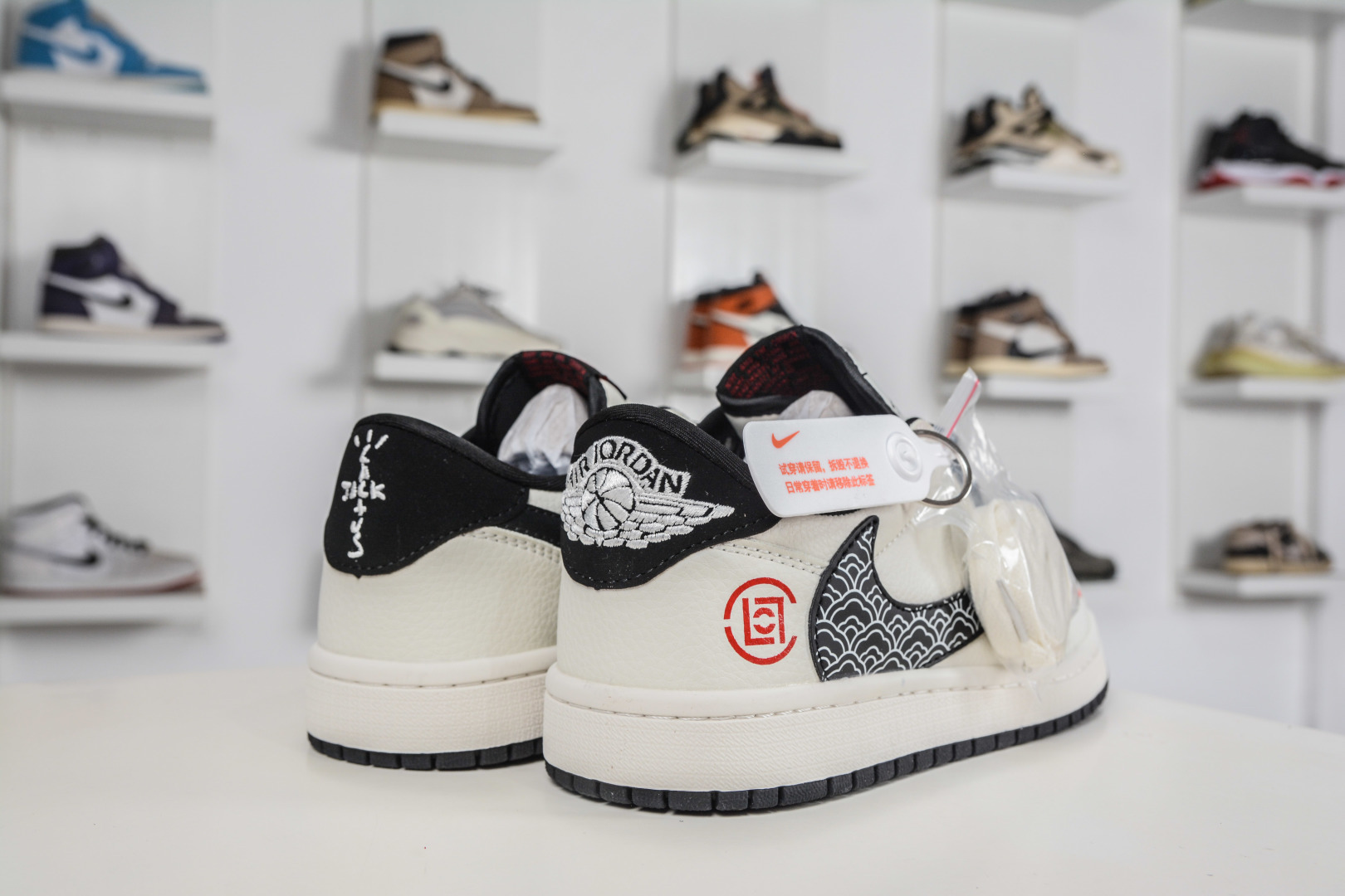 Travis Scott x Air Jordan 1 Low乔丹1代低帮倒钩 浪纹浮雕 JW1188-171 Travis Scott x Air Jordan 1 Low乔丹1代低帮倒钩 浪纹浮雕 JW1188-171