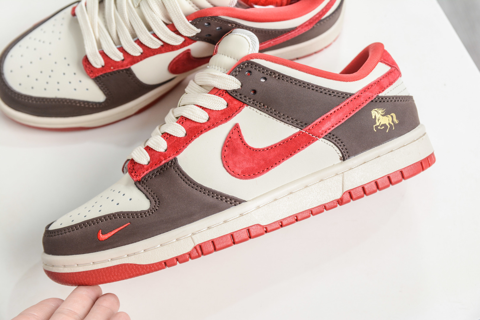Nike Dunk Low 马年限定 白咖啡红 YF9511-927 Nike Dunk Low 马年限定 白咖啡红 YF9511-927