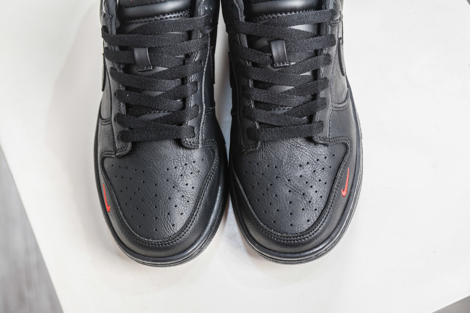 Nike Dunk Low 马年限定 黑红 YF9511-925 Nike Dunk Low 马年限定 黑红 YF9511-925