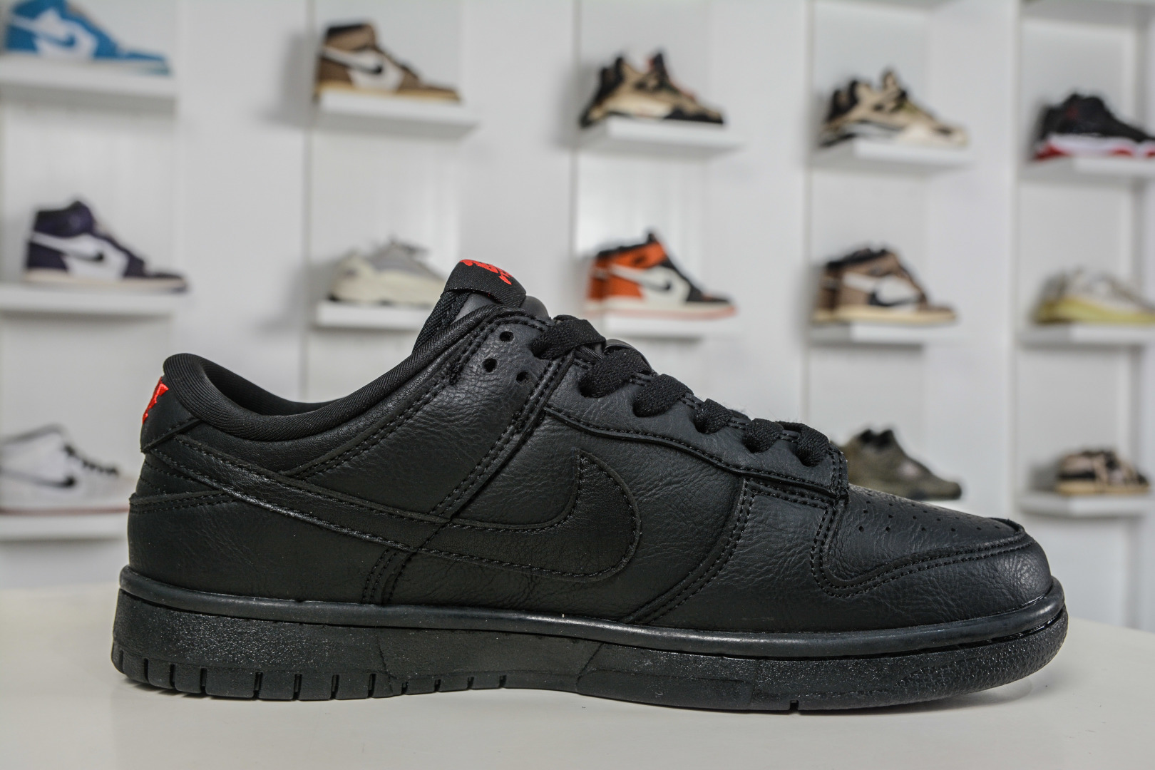 Nike Dunk Low 马年限定 黑红 YF9511-925 Nike Dunk Low 马年限定 黑红 YF9511-925