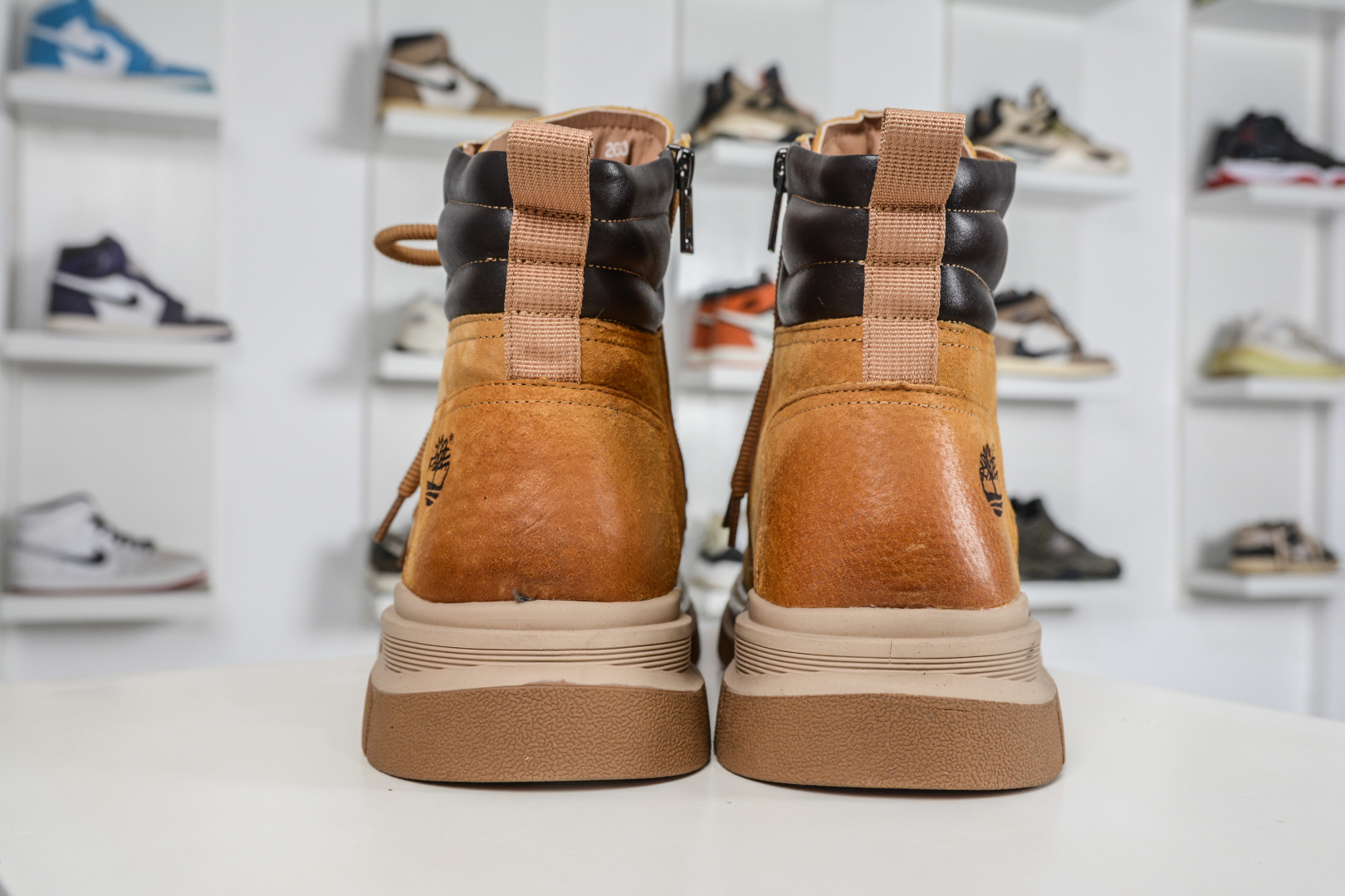 Timberland添柏岚/天伯伦 秋冬新品(毛绒内里保暖锁热)秋冬必备户外休闲大黄靴系列 Timberland添柏岚/天伯伦 秋冬新品(毛绒内里保暖锁热)秋冬必备户外休闲大黄靴系列