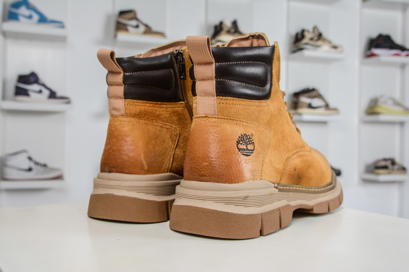 Timberland添柏岚/天伯伦 秋冬新品(毛绒内里保暖锁热)秋冬必备户外休闲大黄靴系列 Timberland添柏岚/天伯伦 秋冬新品(毛绒内里保暖锁热)秋冬必备户外休闲大黄靴系列