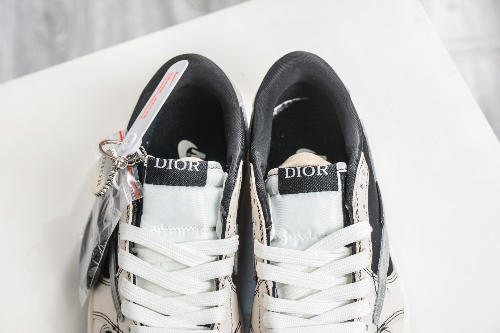 270 TS x Air Jordan x DIOR AJ1 Low 倒钩低帮迪奥联名-黑白灰 XS2025-083