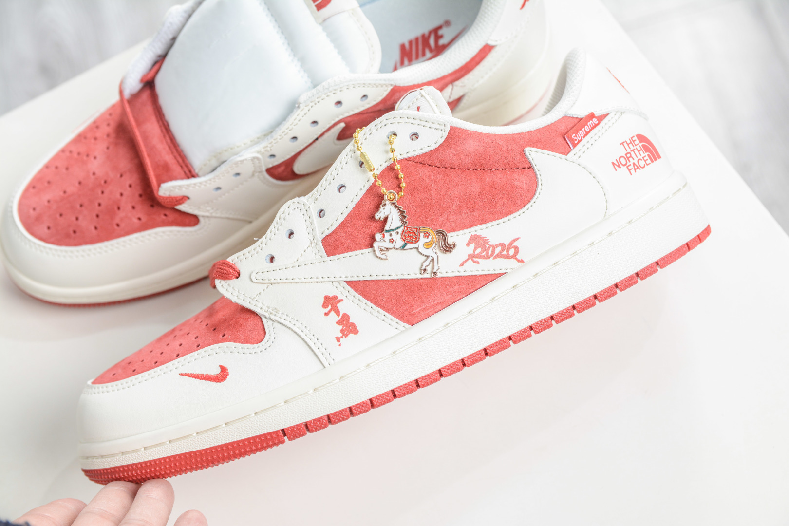 The North Face x Supreme x Travis Scott x Air Jordan 1 Low乔丹1代低帮倒钩北面Sup马年限定联名-白红 DM7866-123 The North Face x Supreme x Travis Scott x Air Jordan 1 Low乔丹1代低帮倒钩北面Sup马年限定联名-白红 DM7866-123