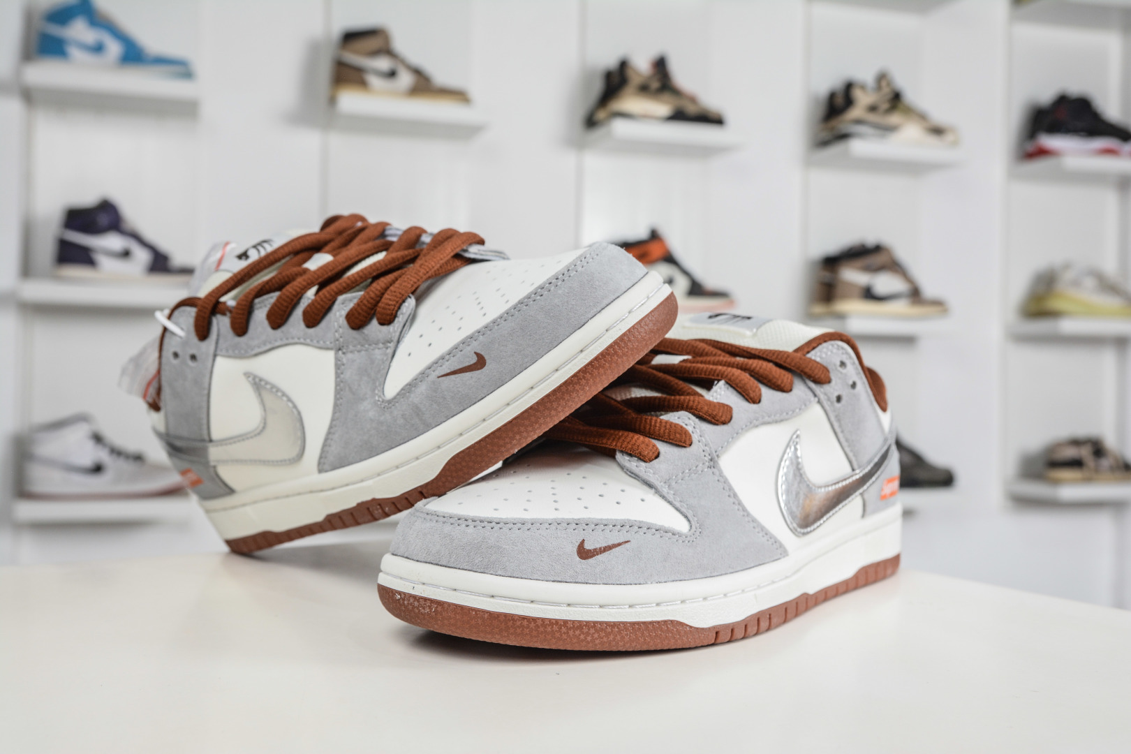 Nike SB Dunk Low x Superme SUP马年限定联名-白灰银 AJ6817-003