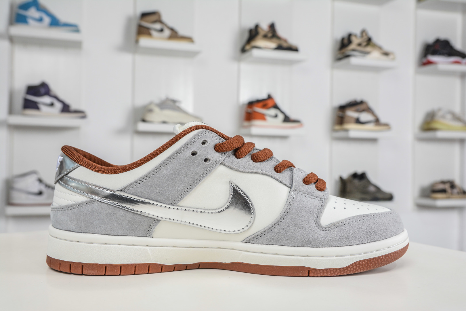 Nike SB Dunk Low x Superme SUP马年限定联名-白灰银 AJ6817-003