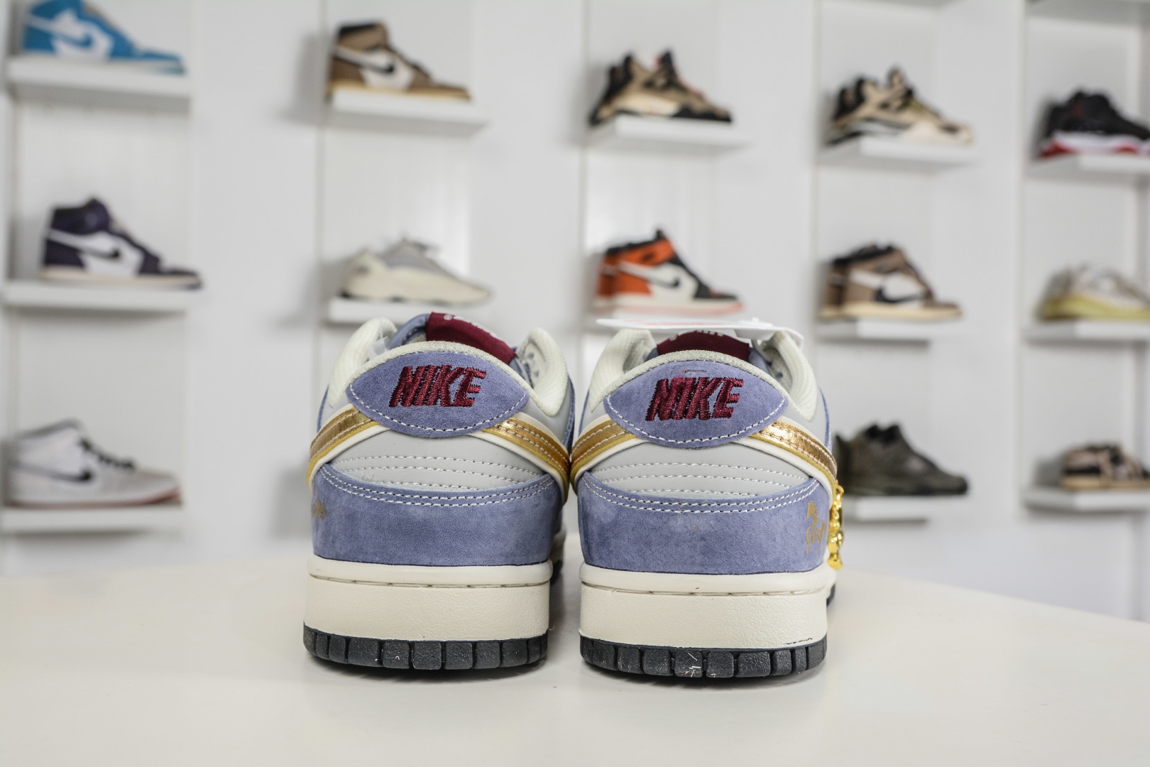 Nike SB Dunk Low 马年限定 灰紫麂皮 DN3168-022 Nike SB Dunk Low 马年限定 灰紫麂皮 DN3168-022