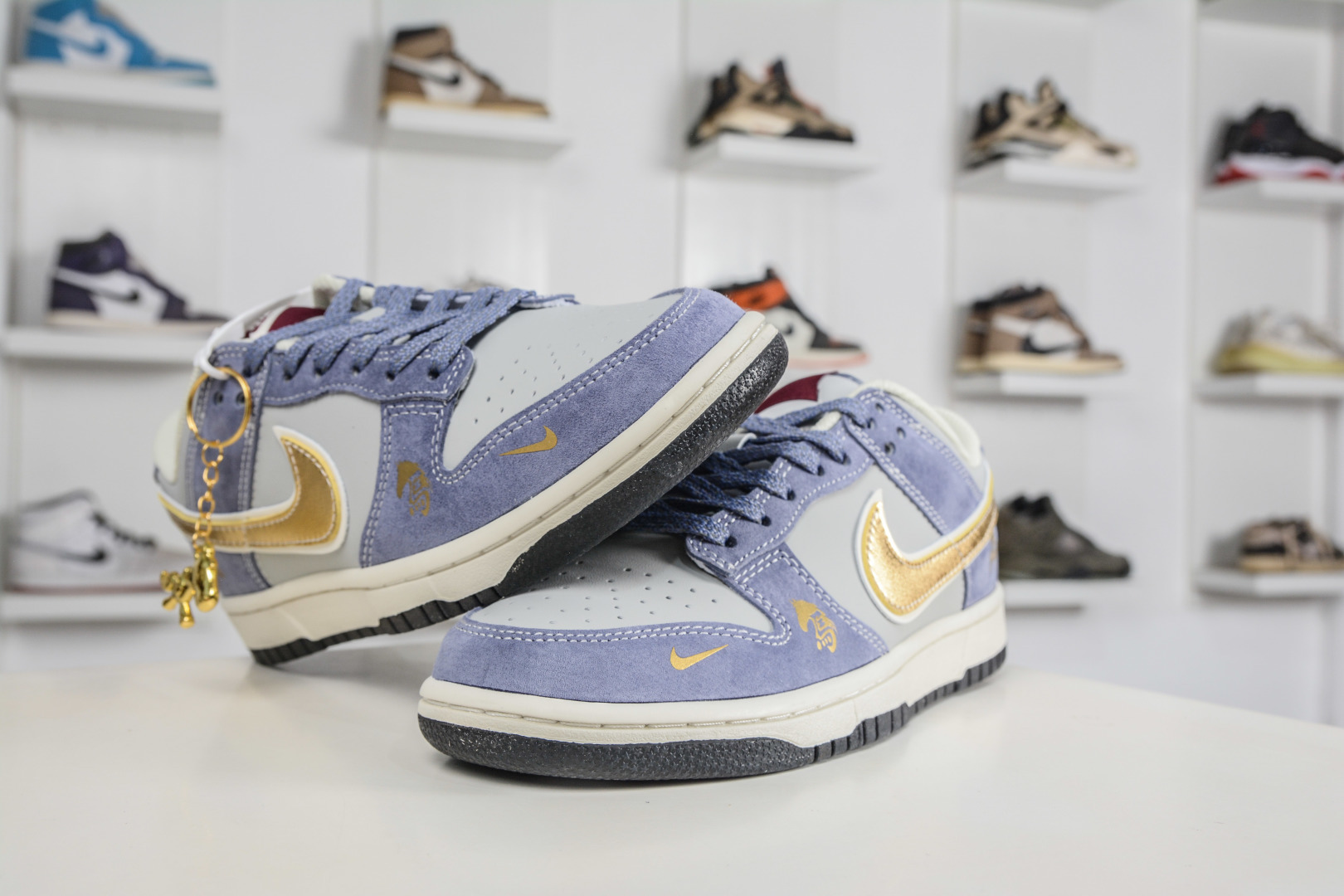 Nike SB Dunk Low 马年限定 灰紫麂皮 DN3168-022 Nike SB Dunk Low 马年限定 灰紫麂皮 DN3168-022