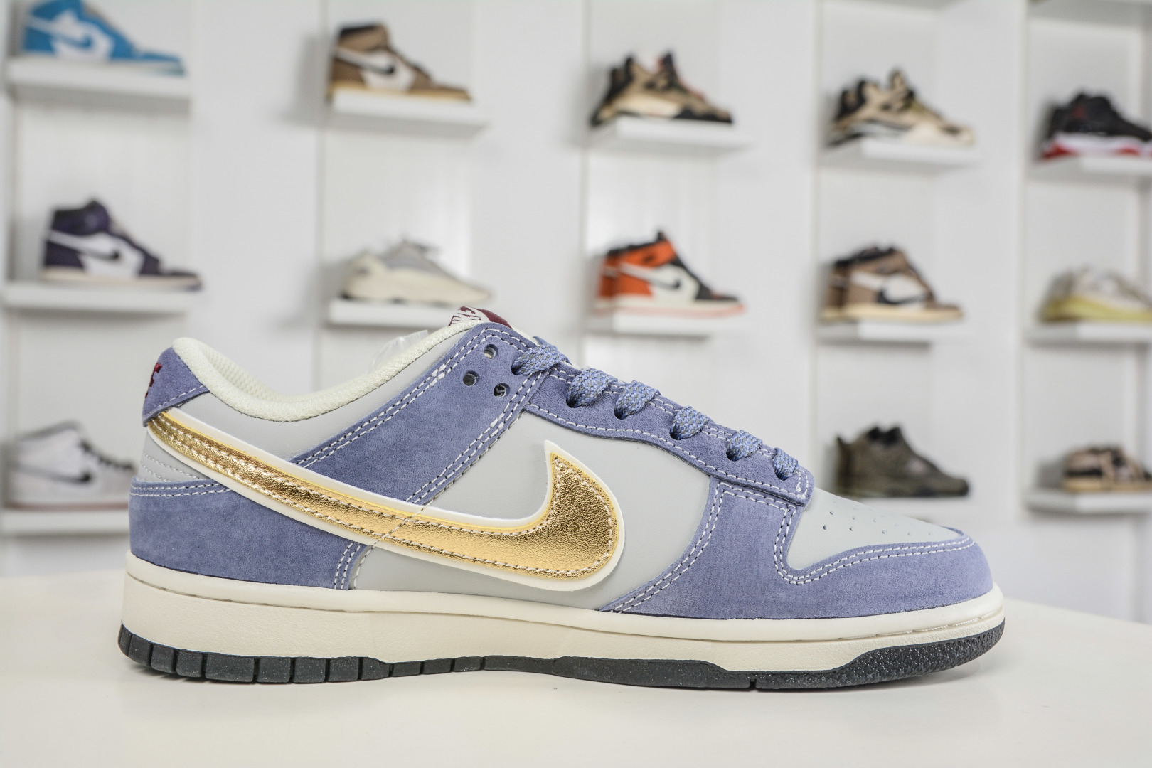 Nike SB Dunk Low 马年限定 灰紫麂皮 DN3168-022 Nike SB Dunk Low 马年限定 灰紫麂皮 DN3168-022