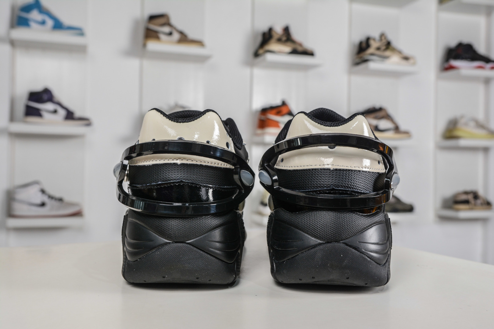 260 RAF SIMONS Cylon-21 ”水泡” 先锋潮流 复古低帮休闲鞋 圆头系带 低帮休闲鞋采用光滑皮革 HR740010L-330-Chinese UA Cheap High Quatity Brand Clothes Bags handbags Sneakers wholesale wholesaler seller from China Factory suppliers Fashion Clothing Shoes best Quality Beautiful Price 260 RAF SIMONS Cylon-21 ”水泡” 先锋潮流 复古低帮休闲鞋 圆头系带 低帮休闲鞋采用光滑皮革 HR740010L-330